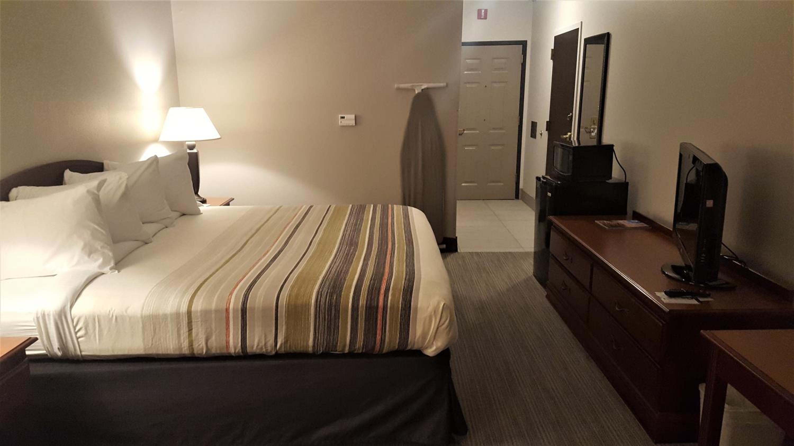 King Room - Disability Access/Non-Smoking - Photo 2