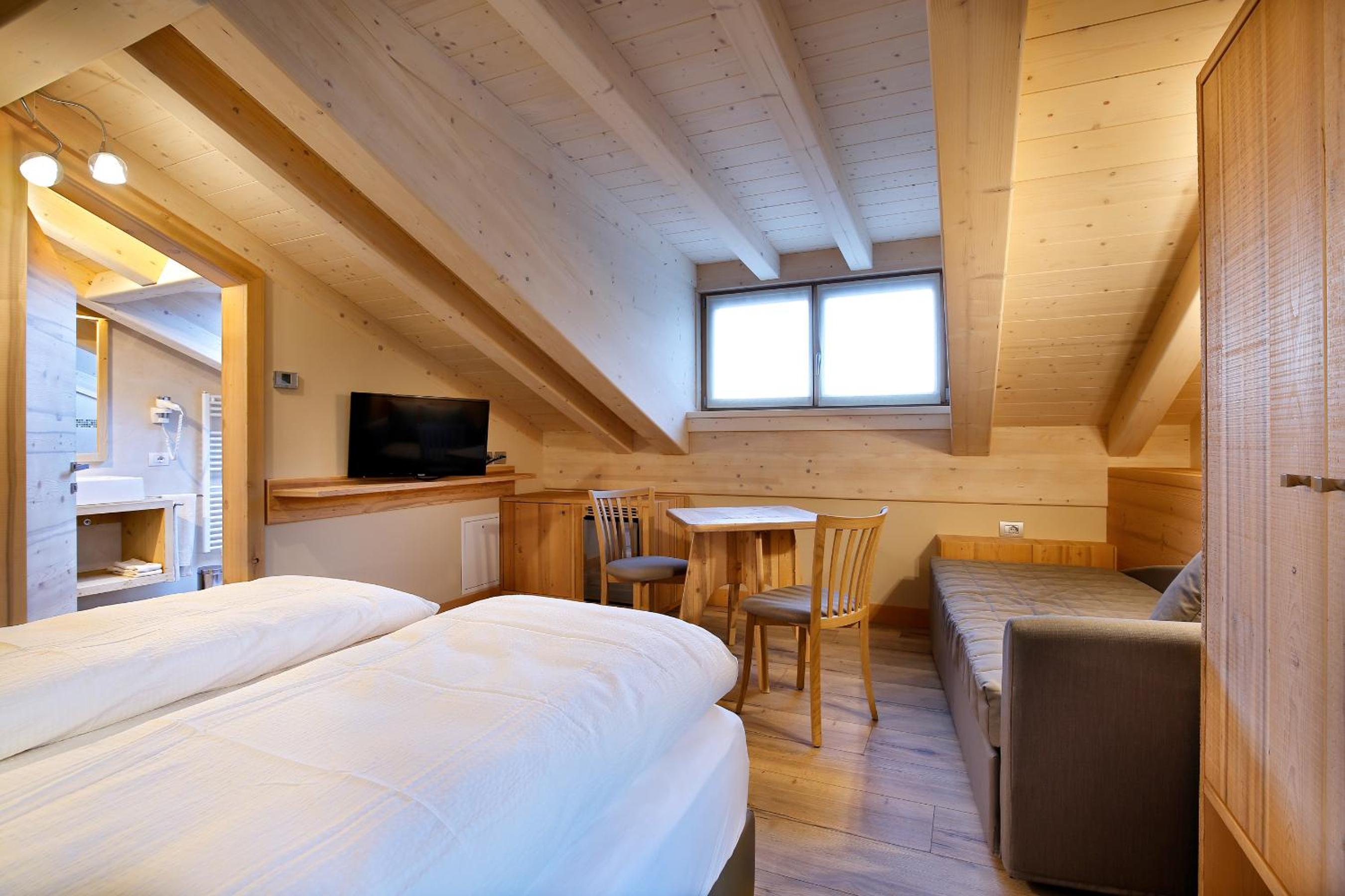 Deluxe Double Or Twin Room photo 2