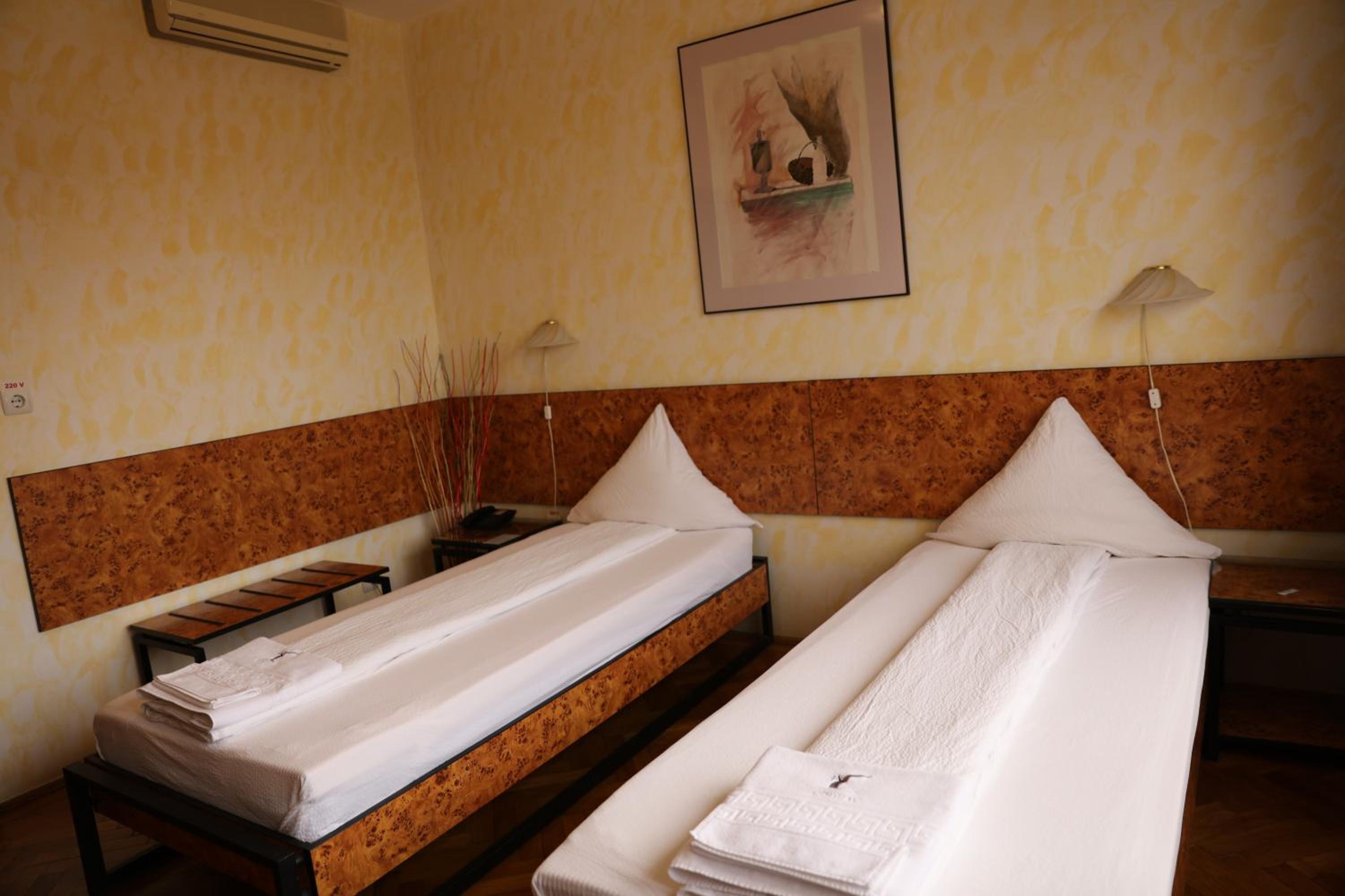 Standard Twin Room photo 1