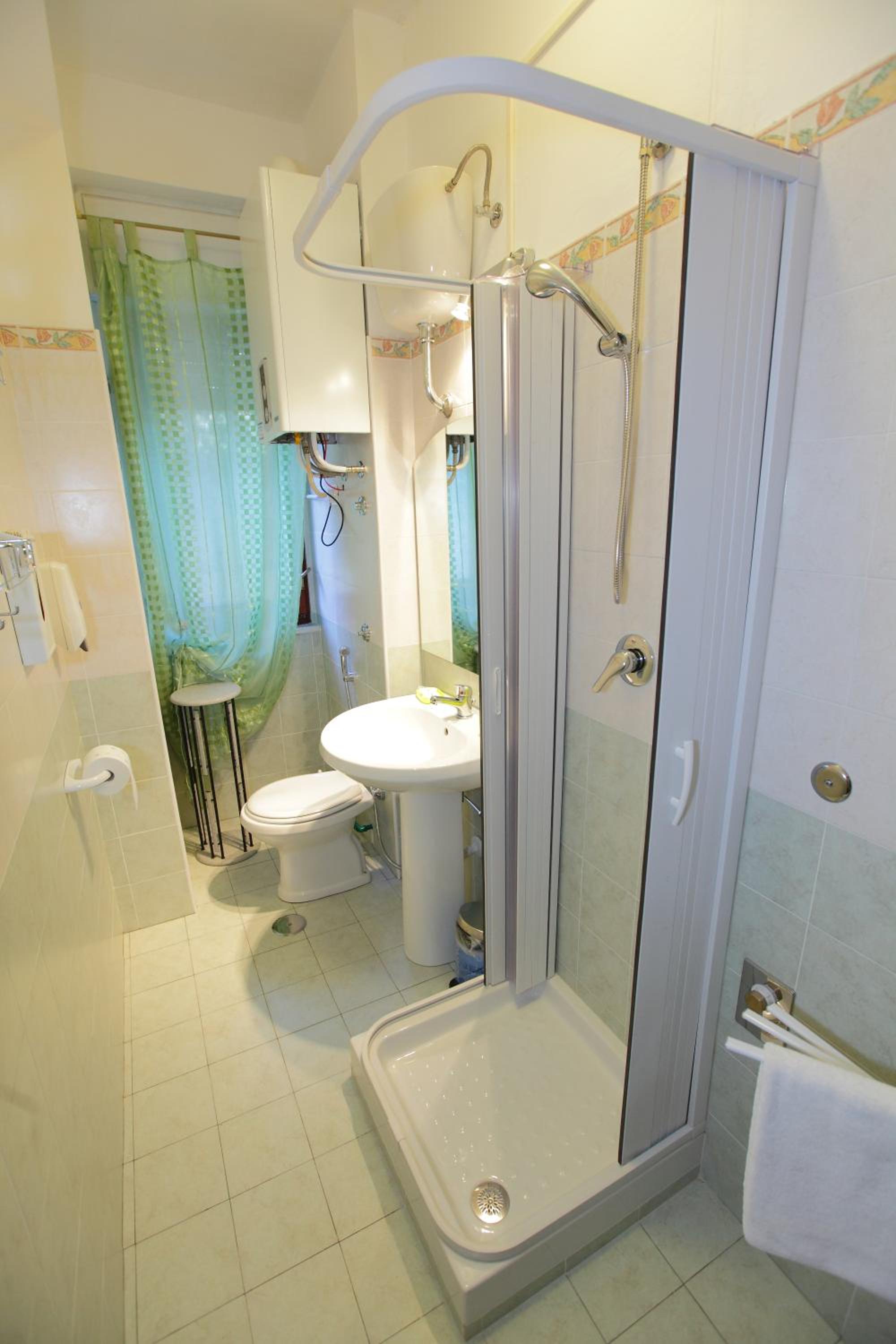 Large Double or Twin Room photo 2