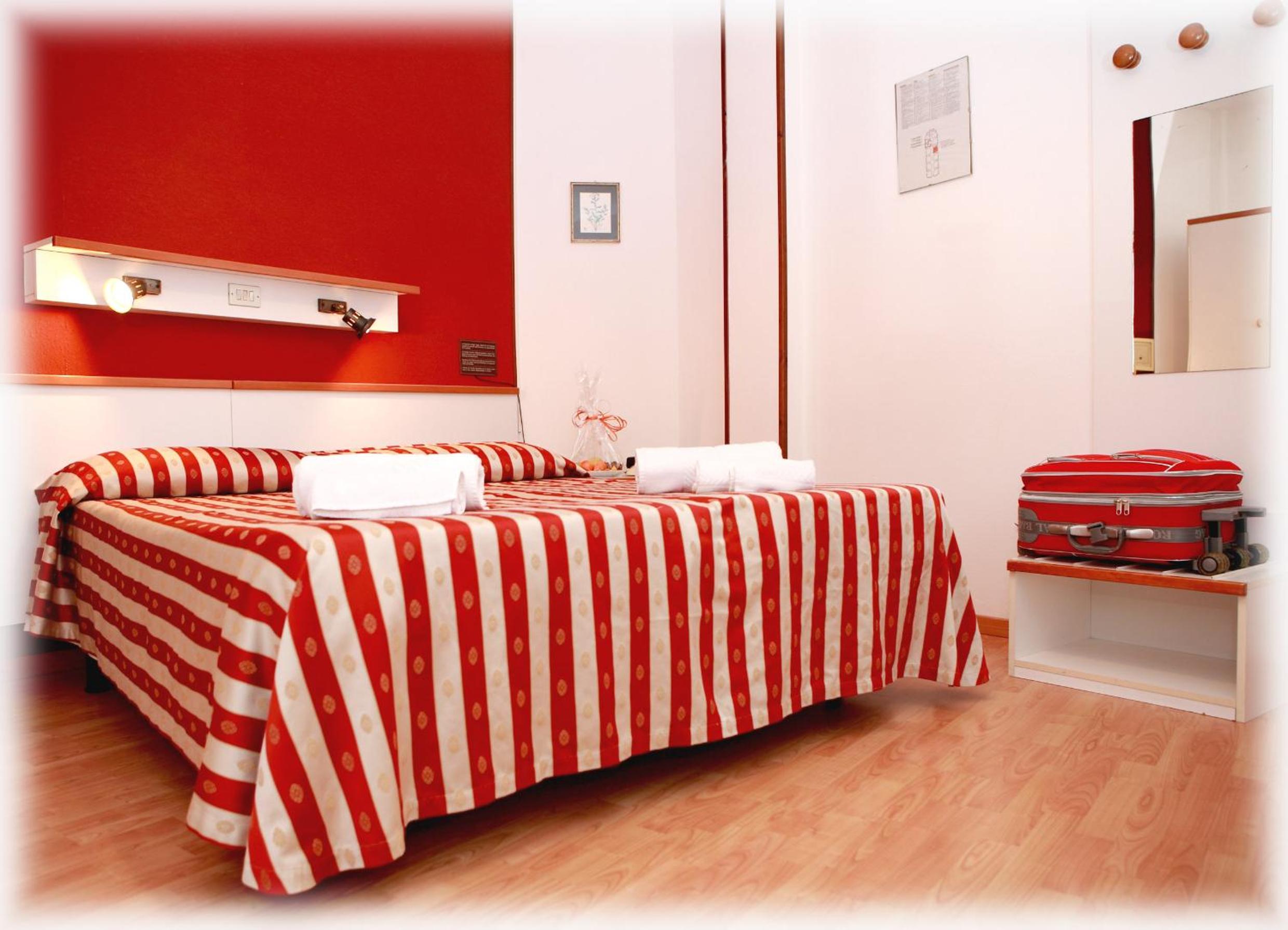 Double Room - Photo 13