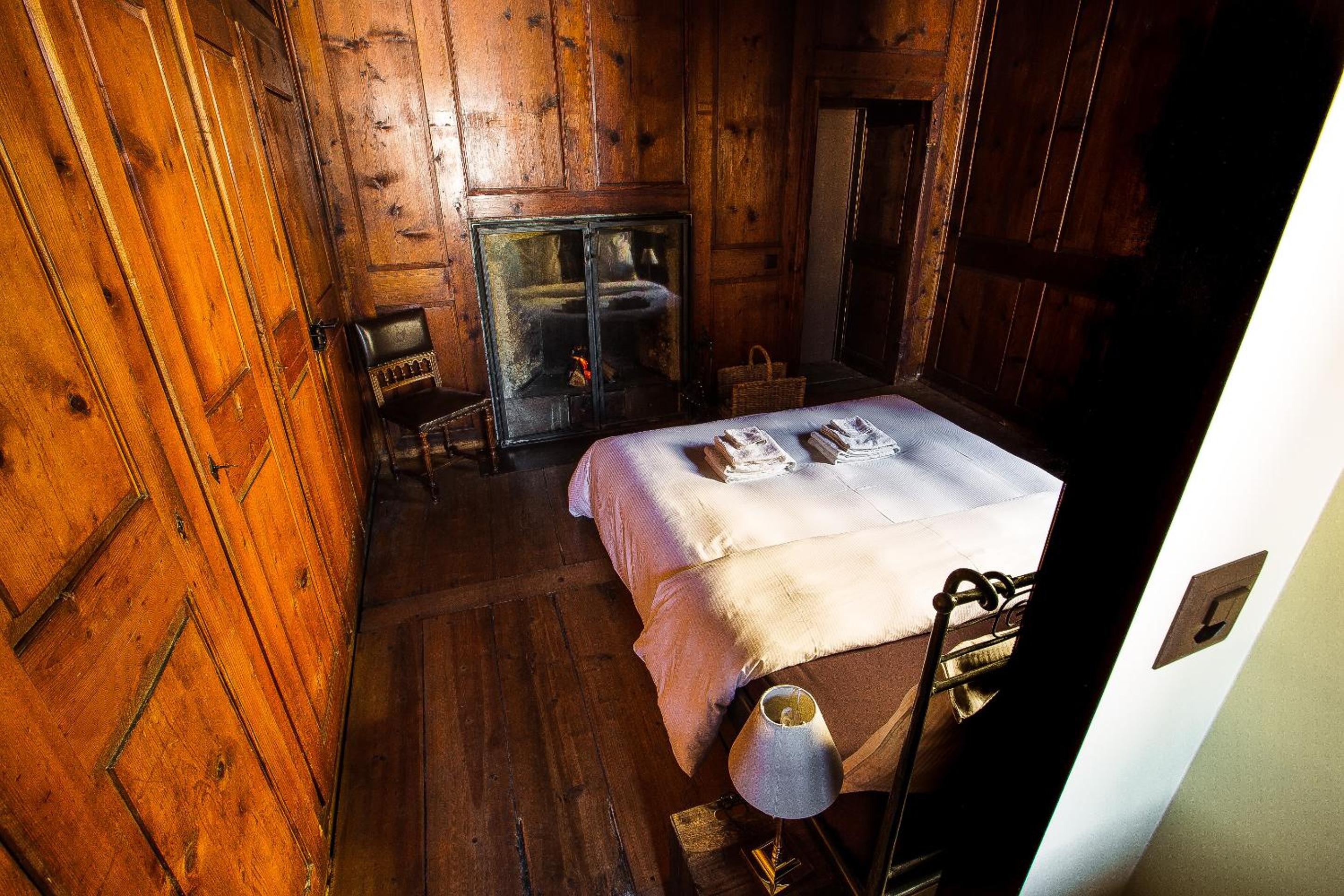 Double Room with Fireplace - Photo 2