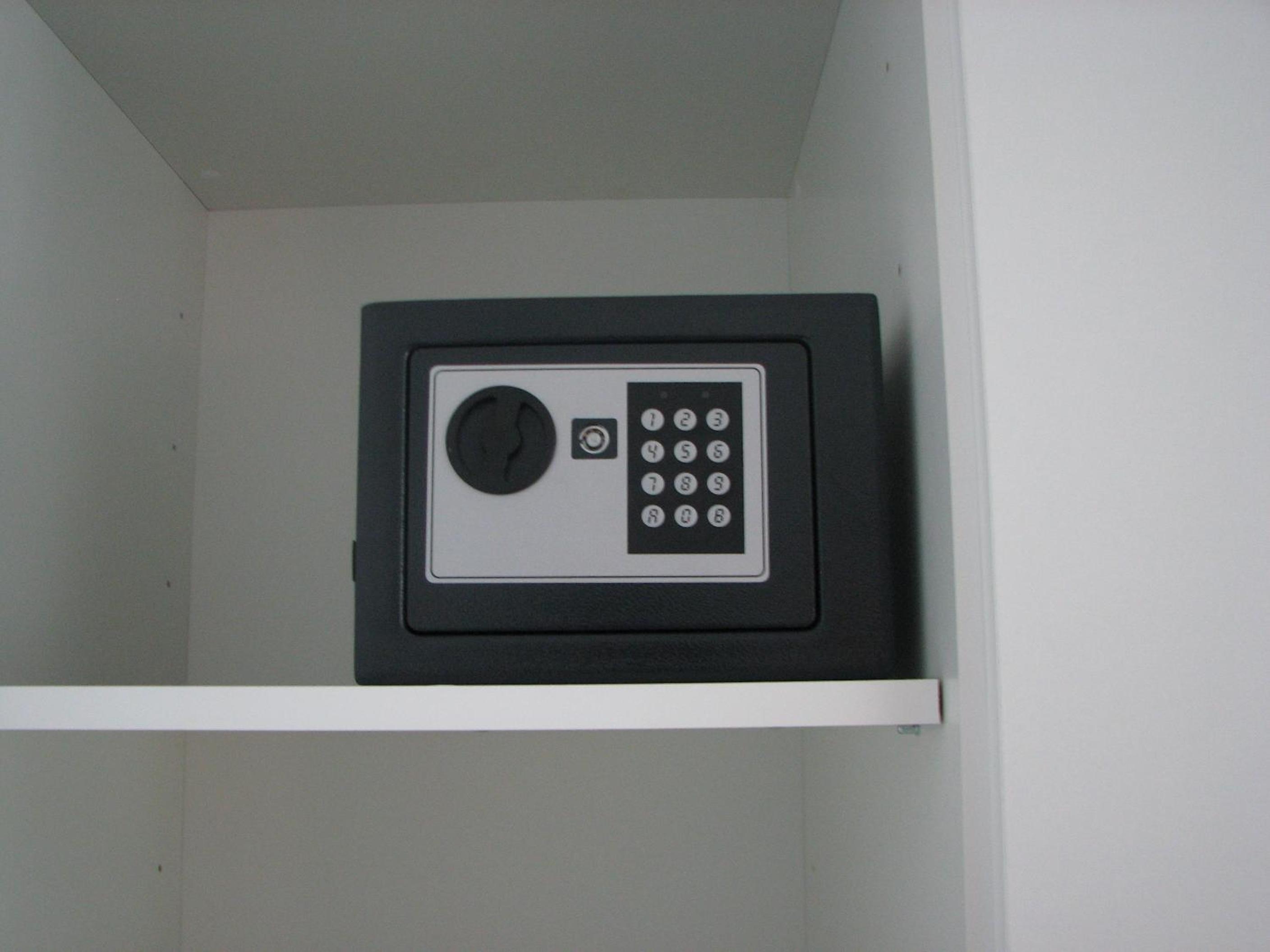 Deluxe Double Room - Photo 14