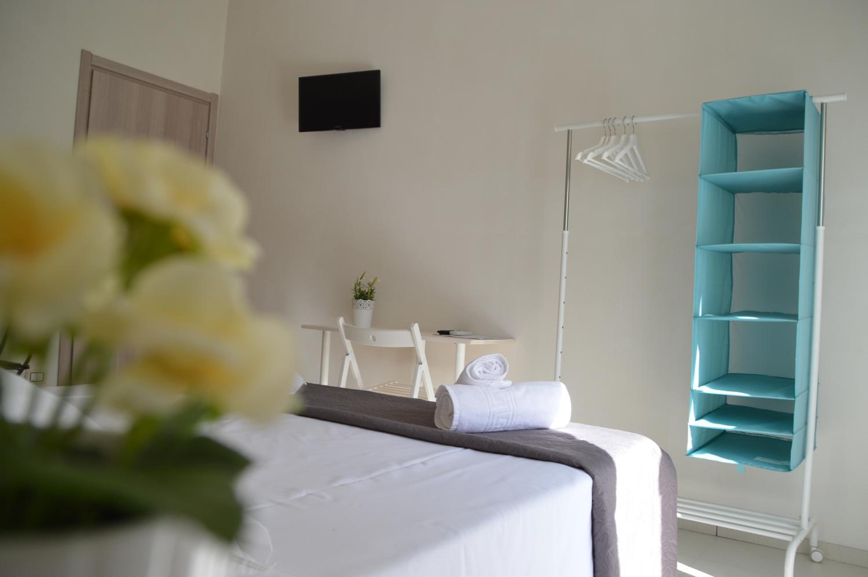 Deluxe Double Room with Balcony - Photo 1