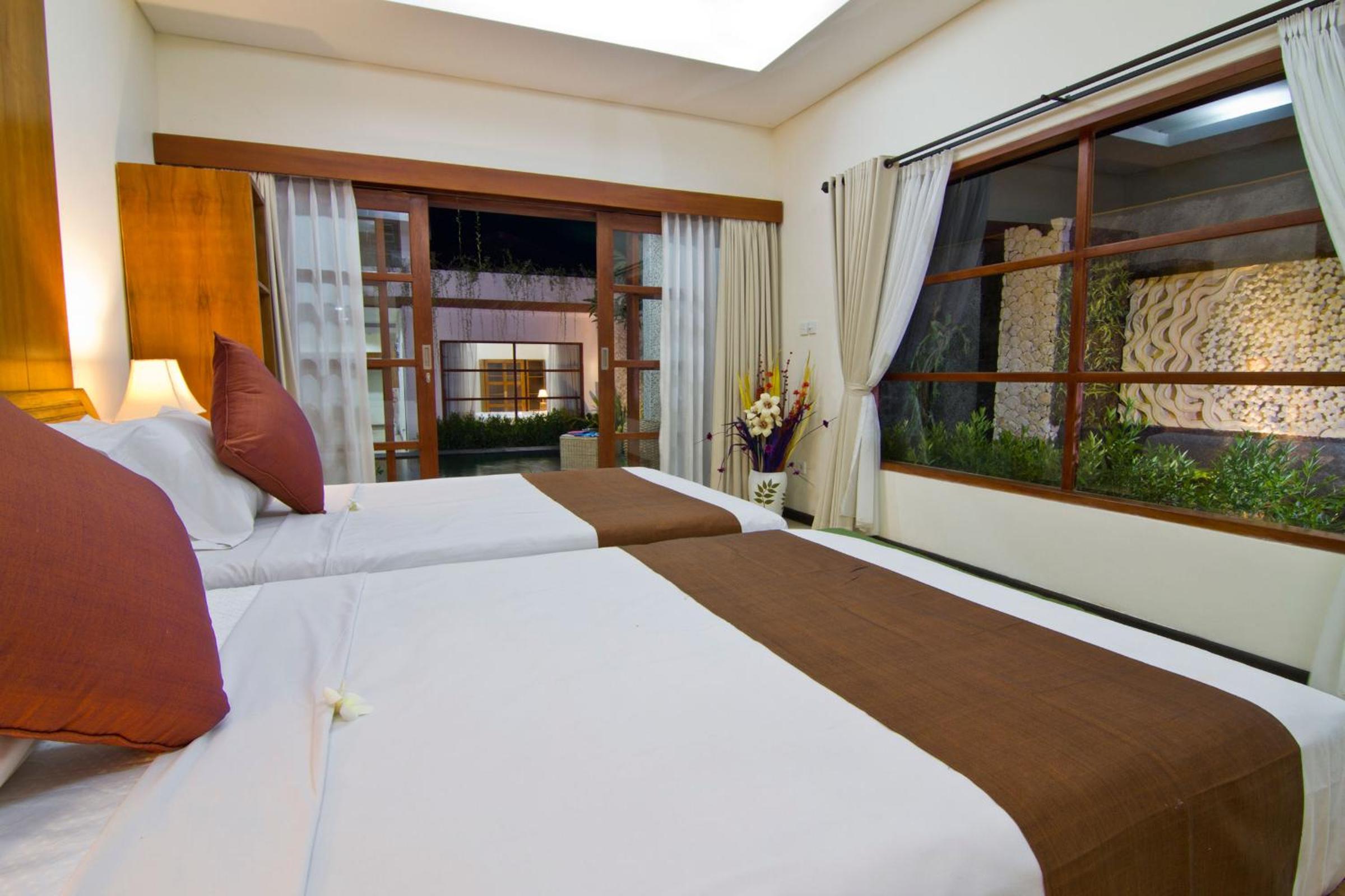 Twin Room with Pool View photo 1