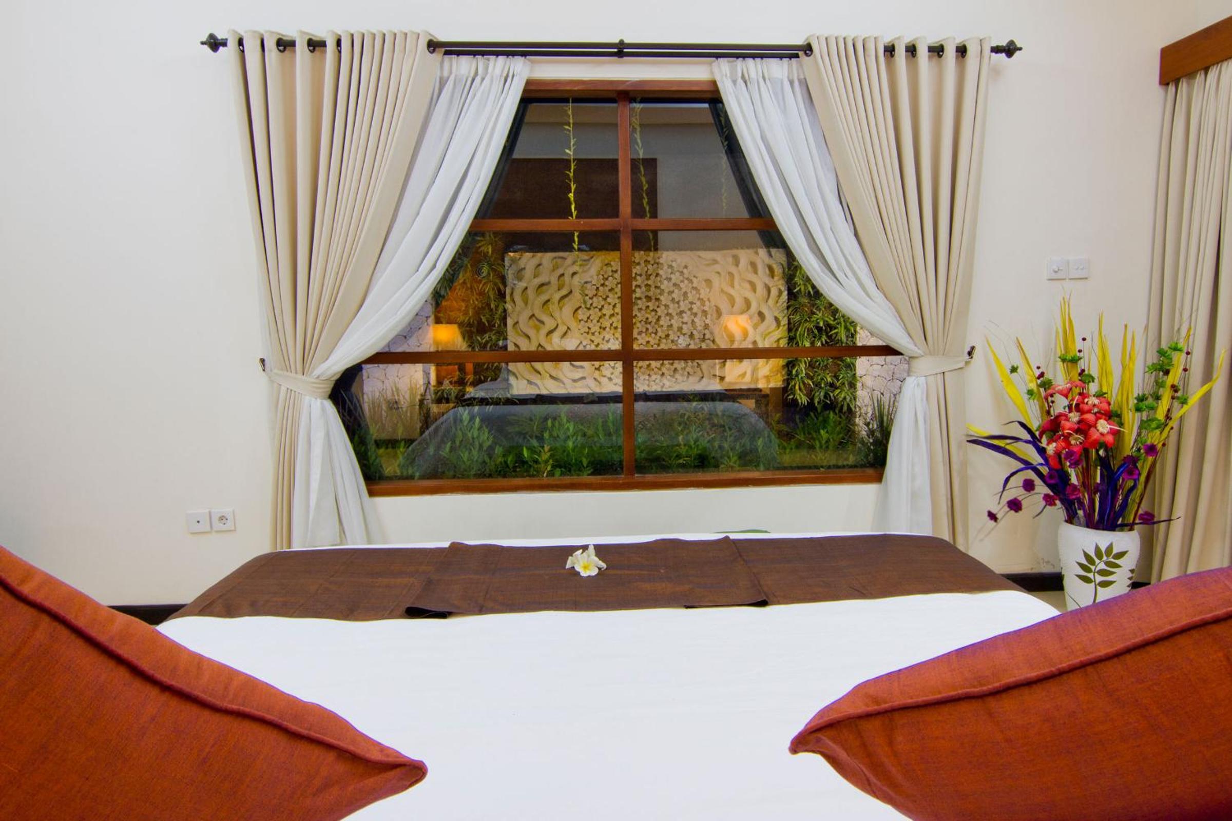 Double Room with Pool View photo 1