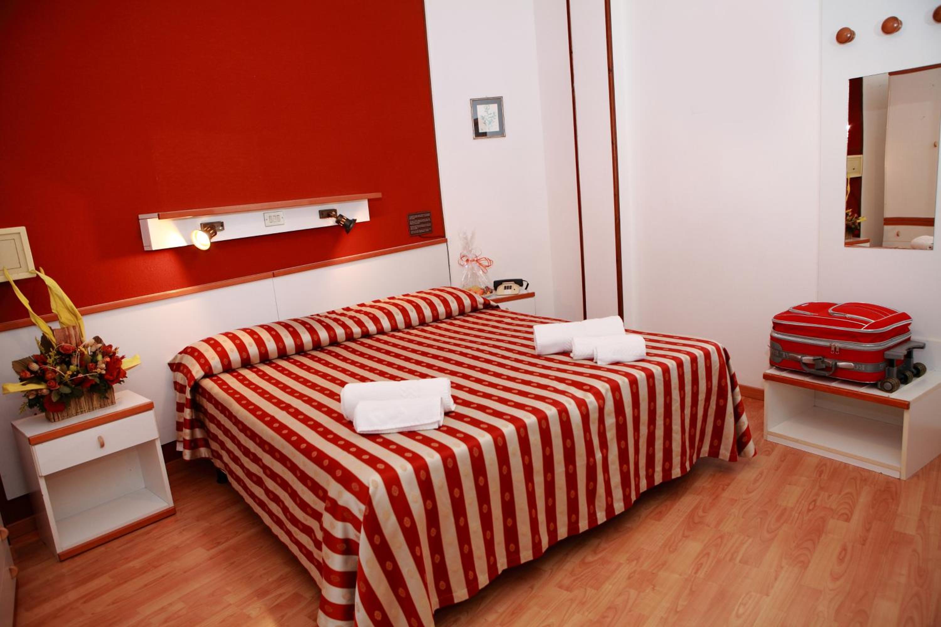 Double Room - Photo 14