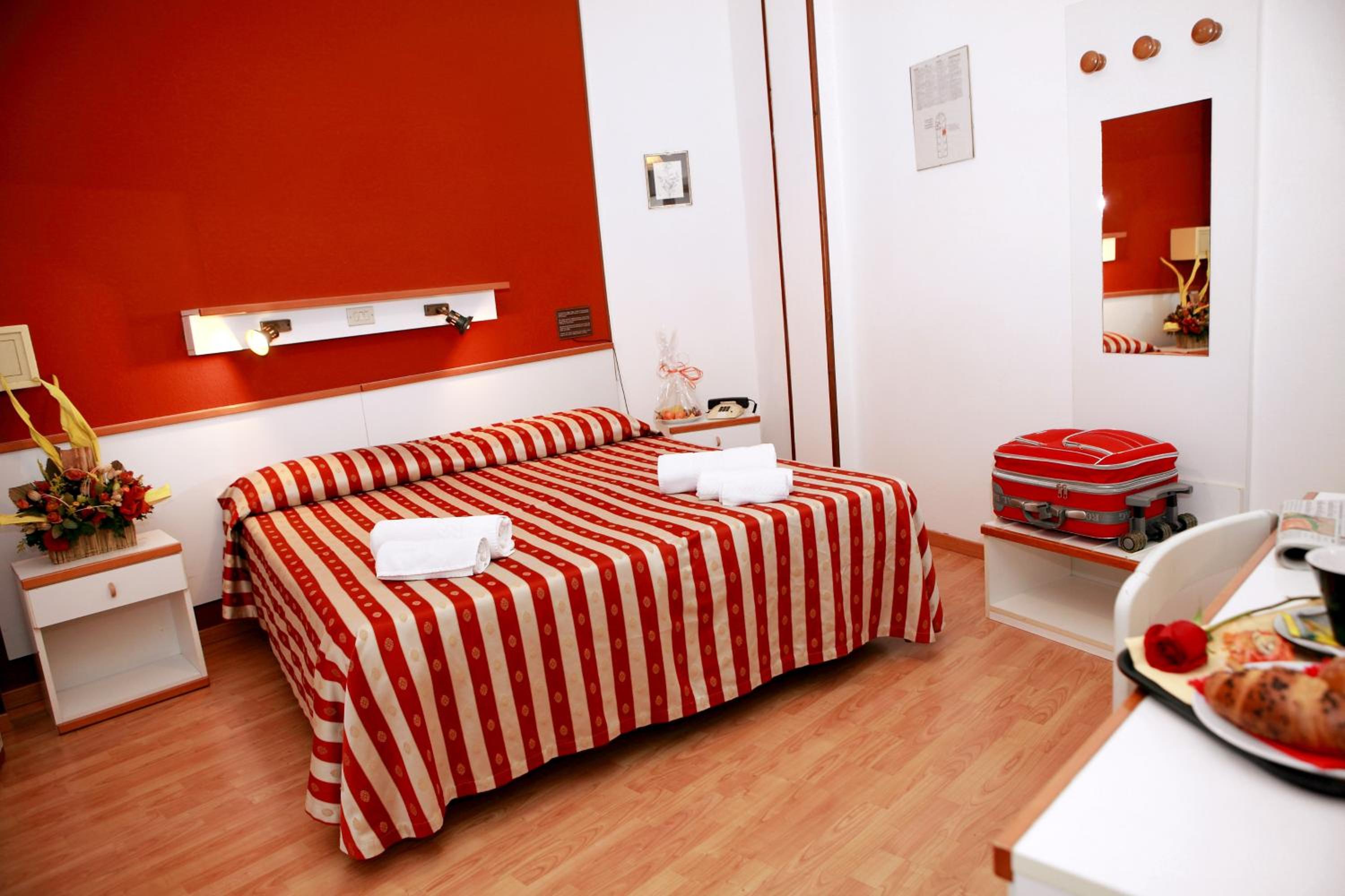Double Room - Photo 4