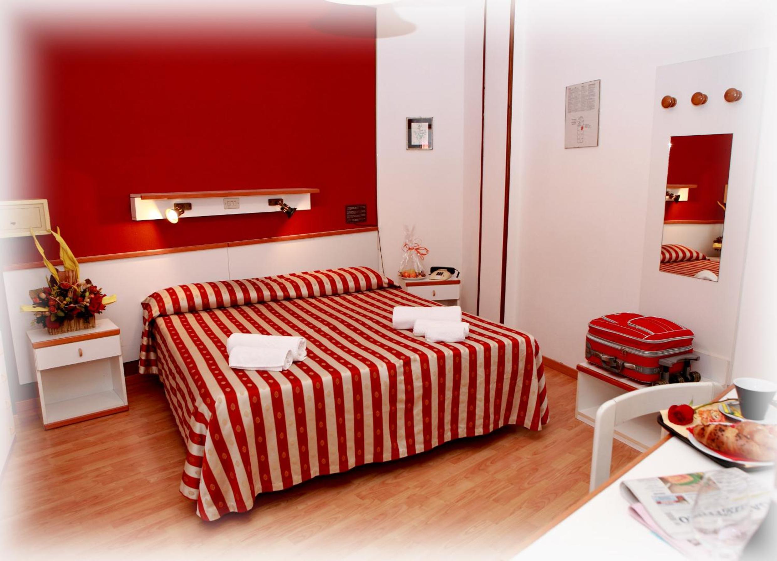 Double Room - Photo 9