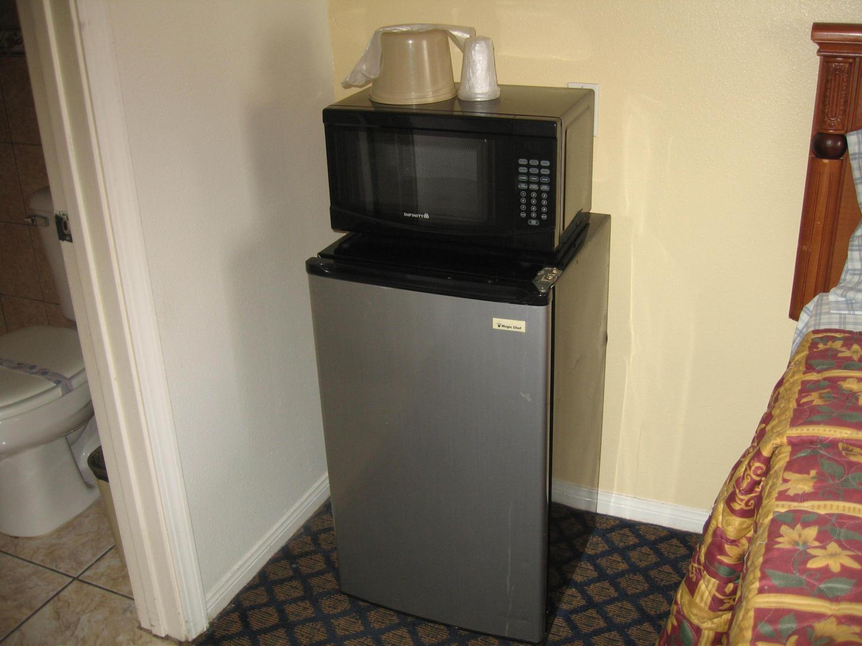 Deluxe King Room - Photo 13