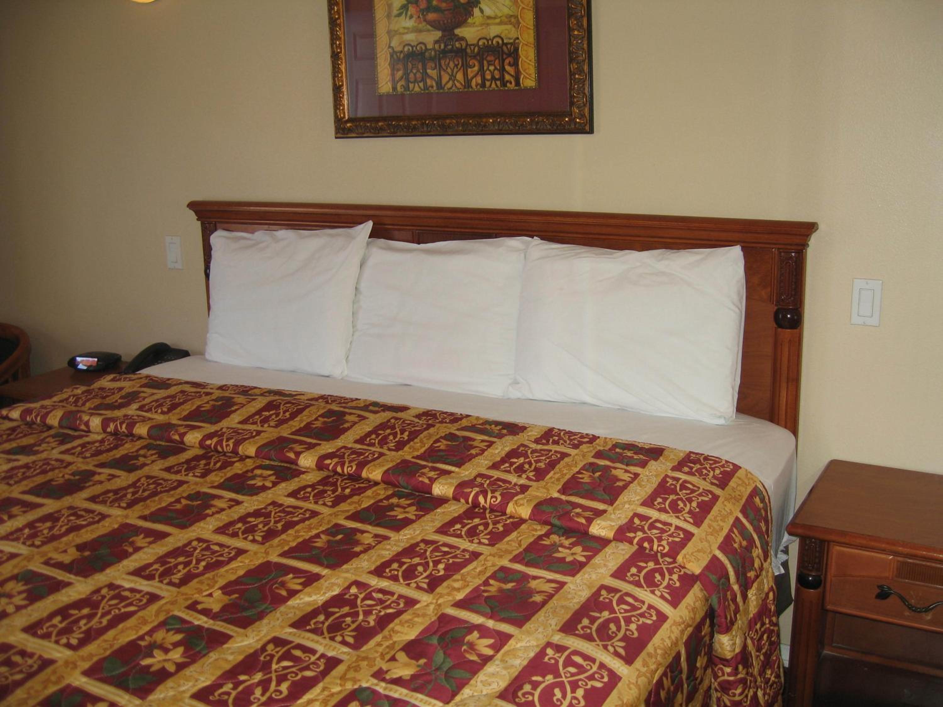 Deluxe King Room - Photo 5