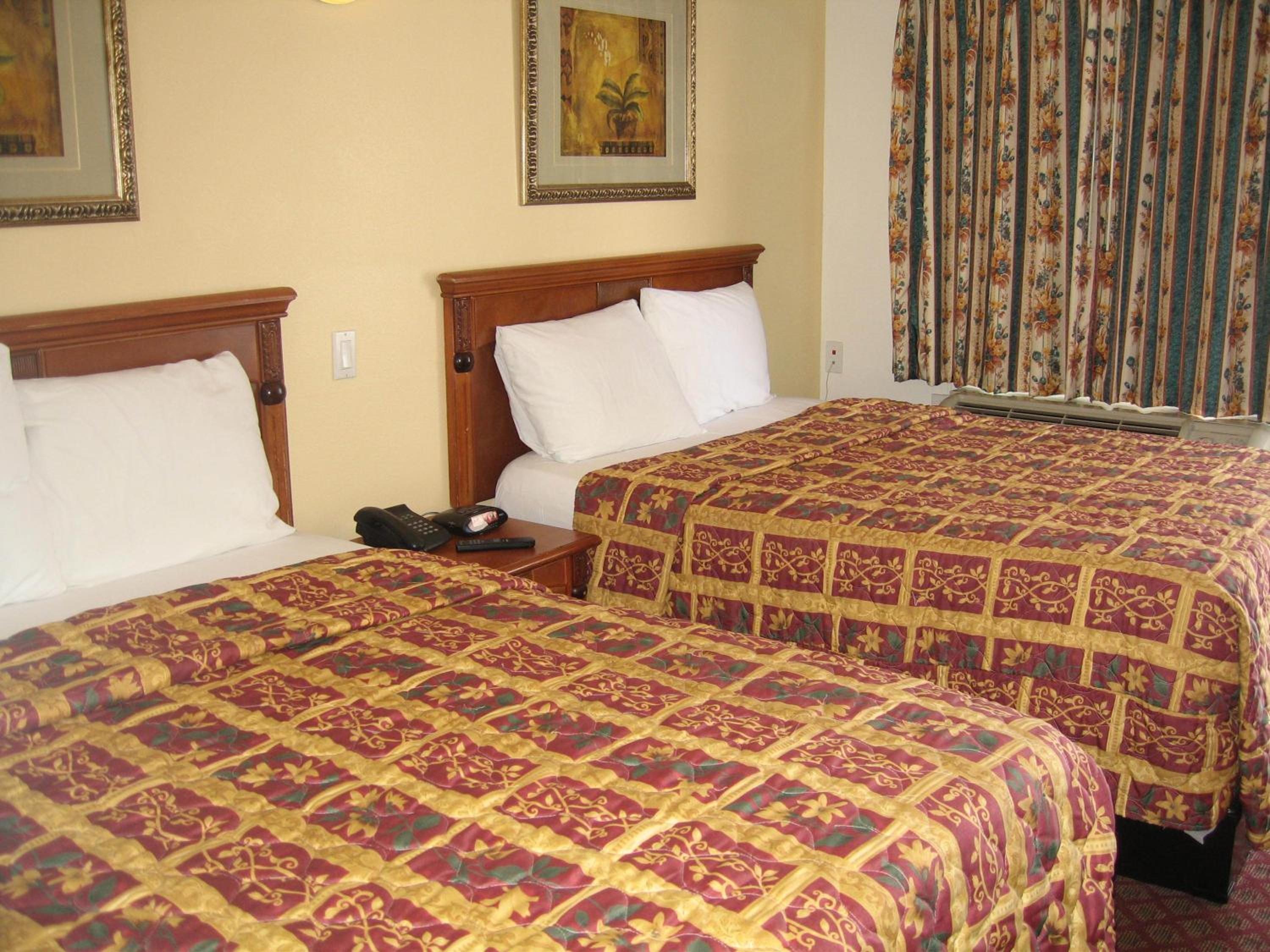 Double Room with Two Double Beds - Photo 5