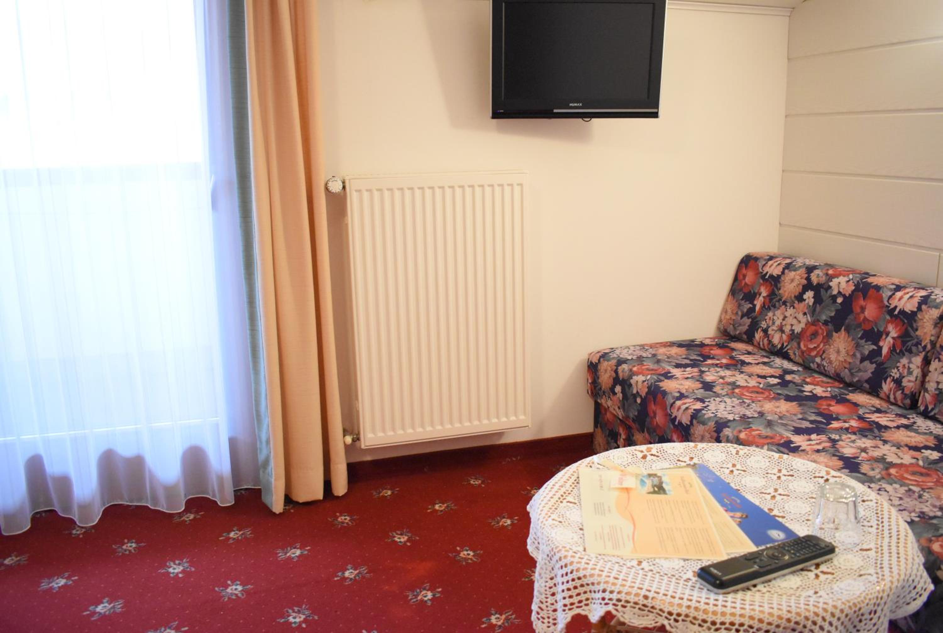 Single Room with Private Bathroom photo 3