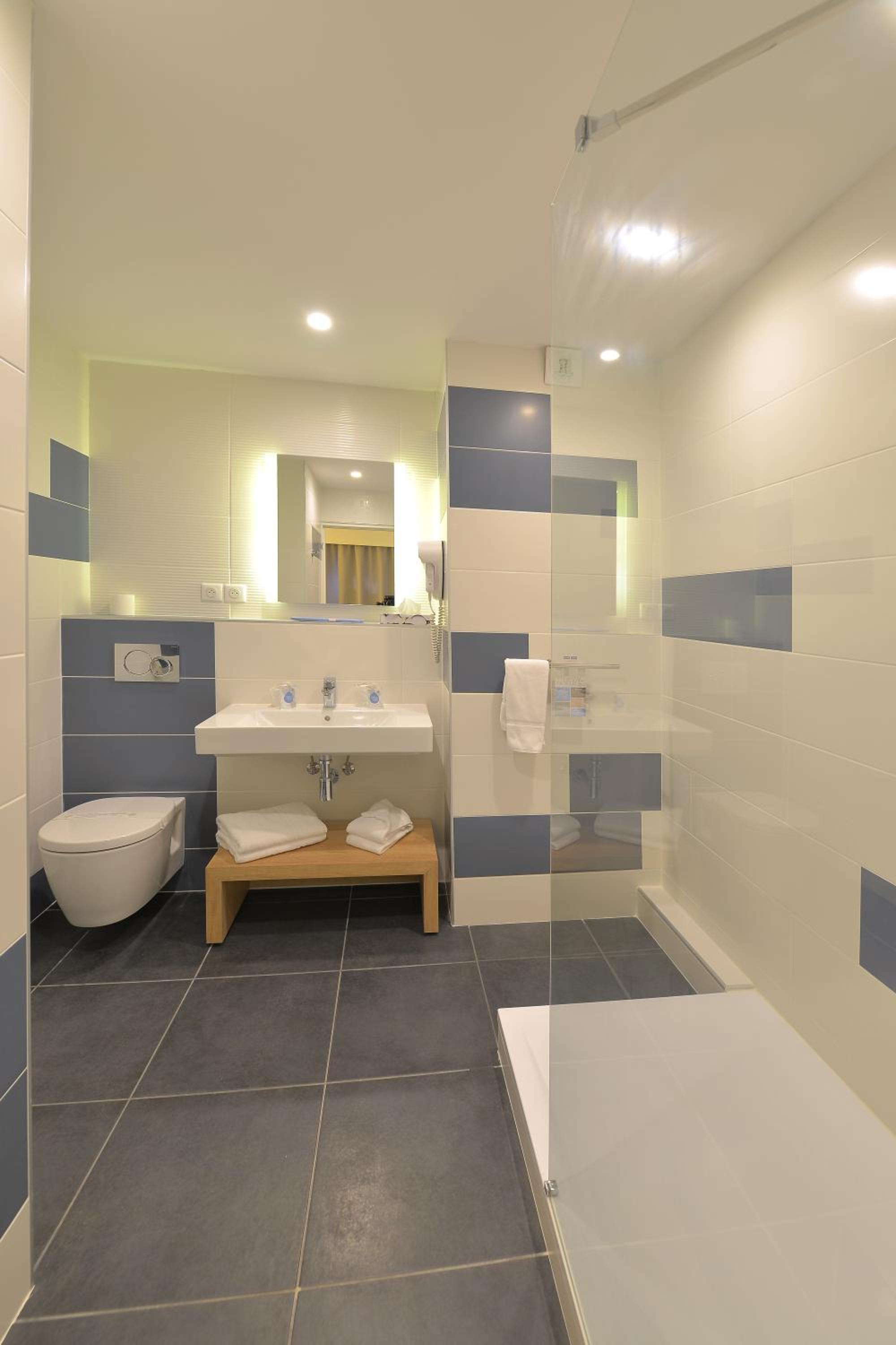 Double Room - Photo 7