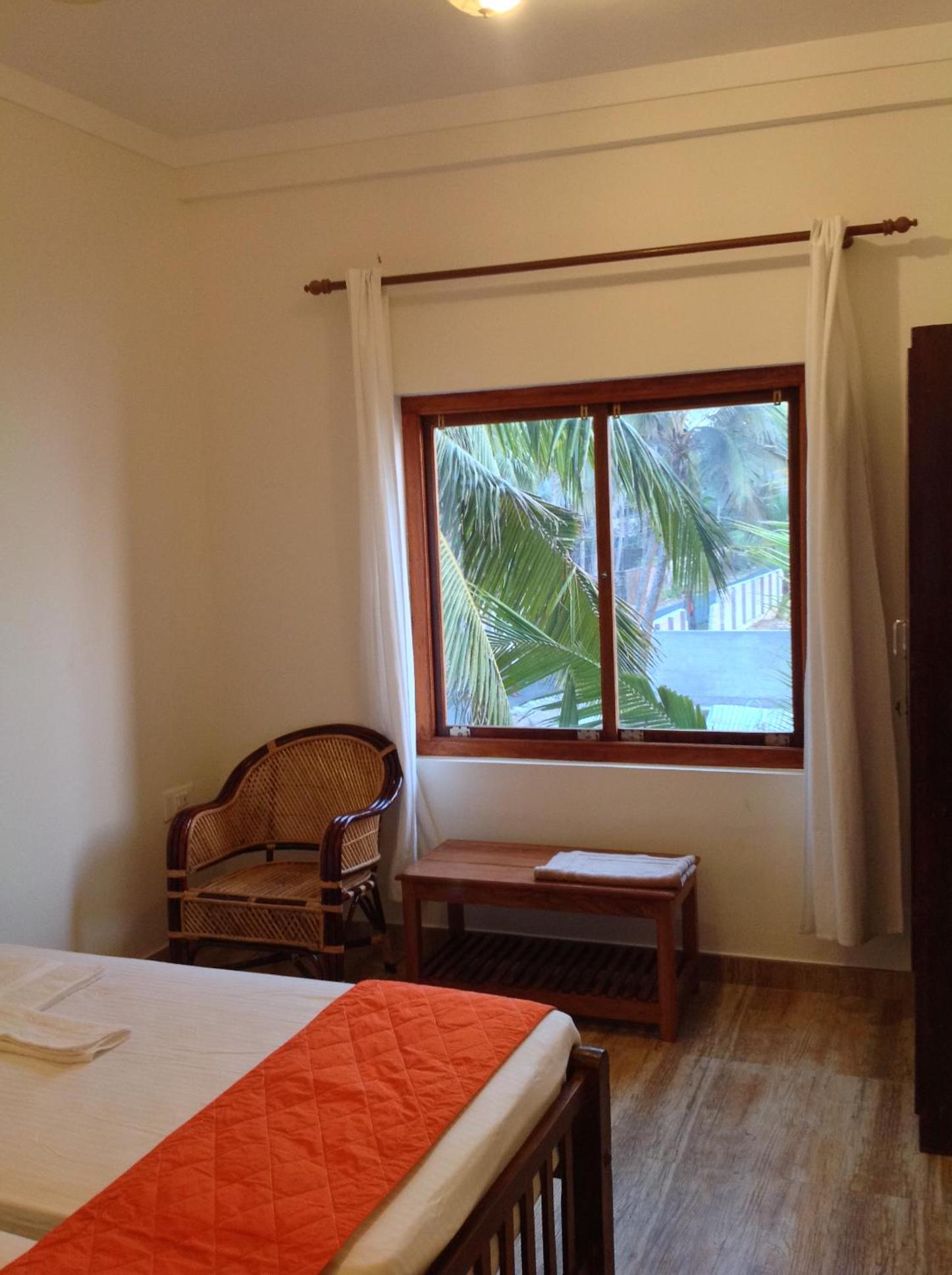 Double or Twin Room with Side Sea View photo 2