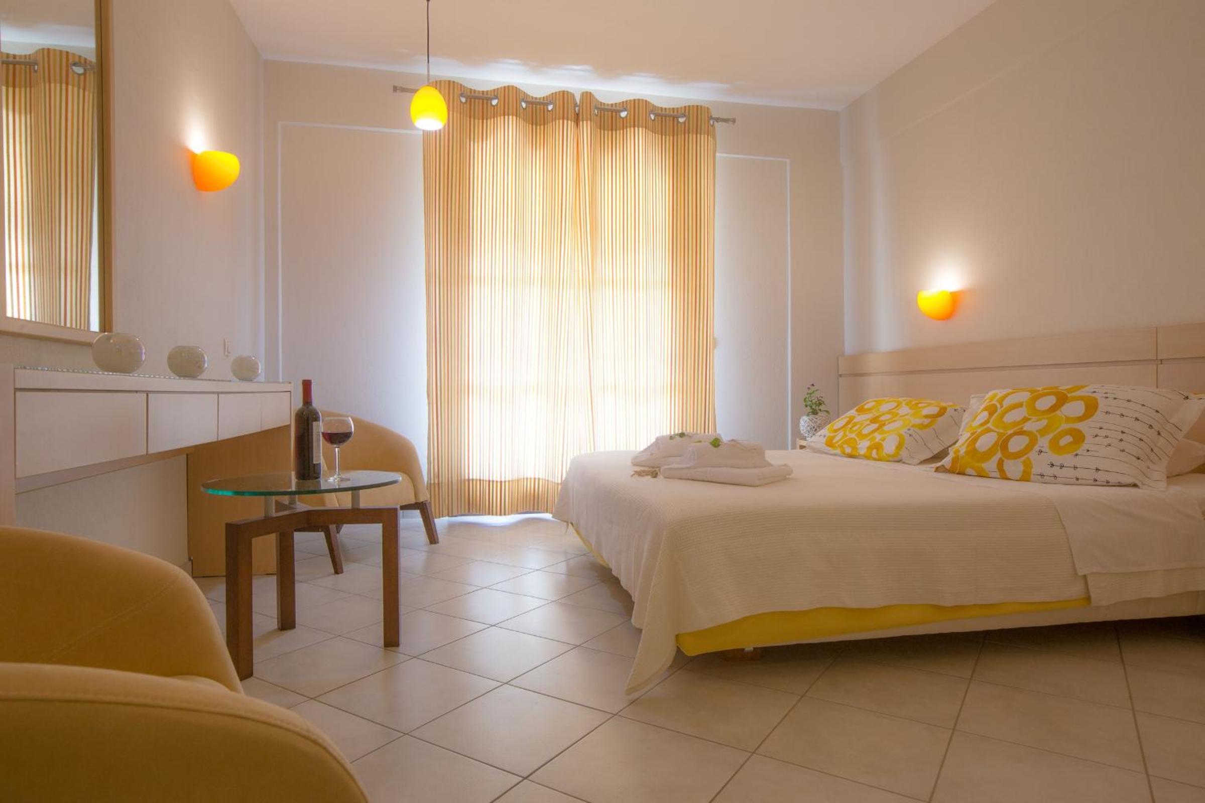 Double or Twin Room with Meteora View - Photo 1