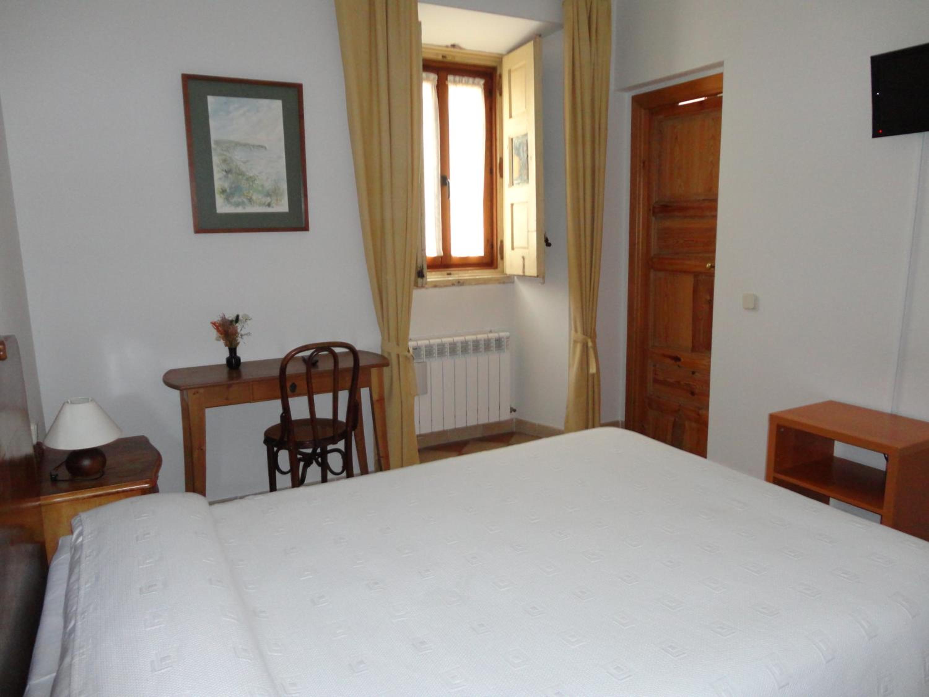 Double or Twin Room - Photo 23