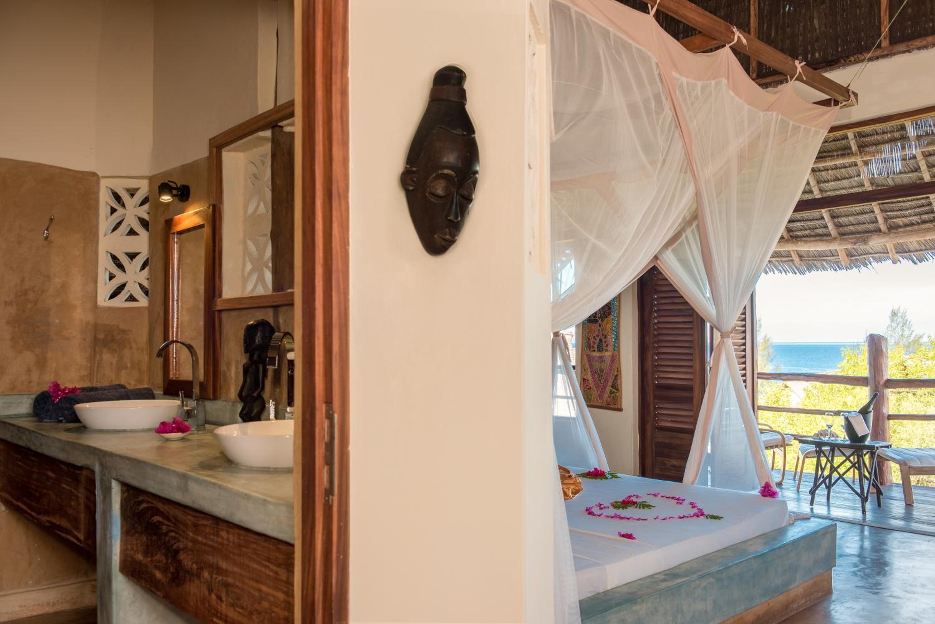 Family Suite with Partial Ocean View photo 3