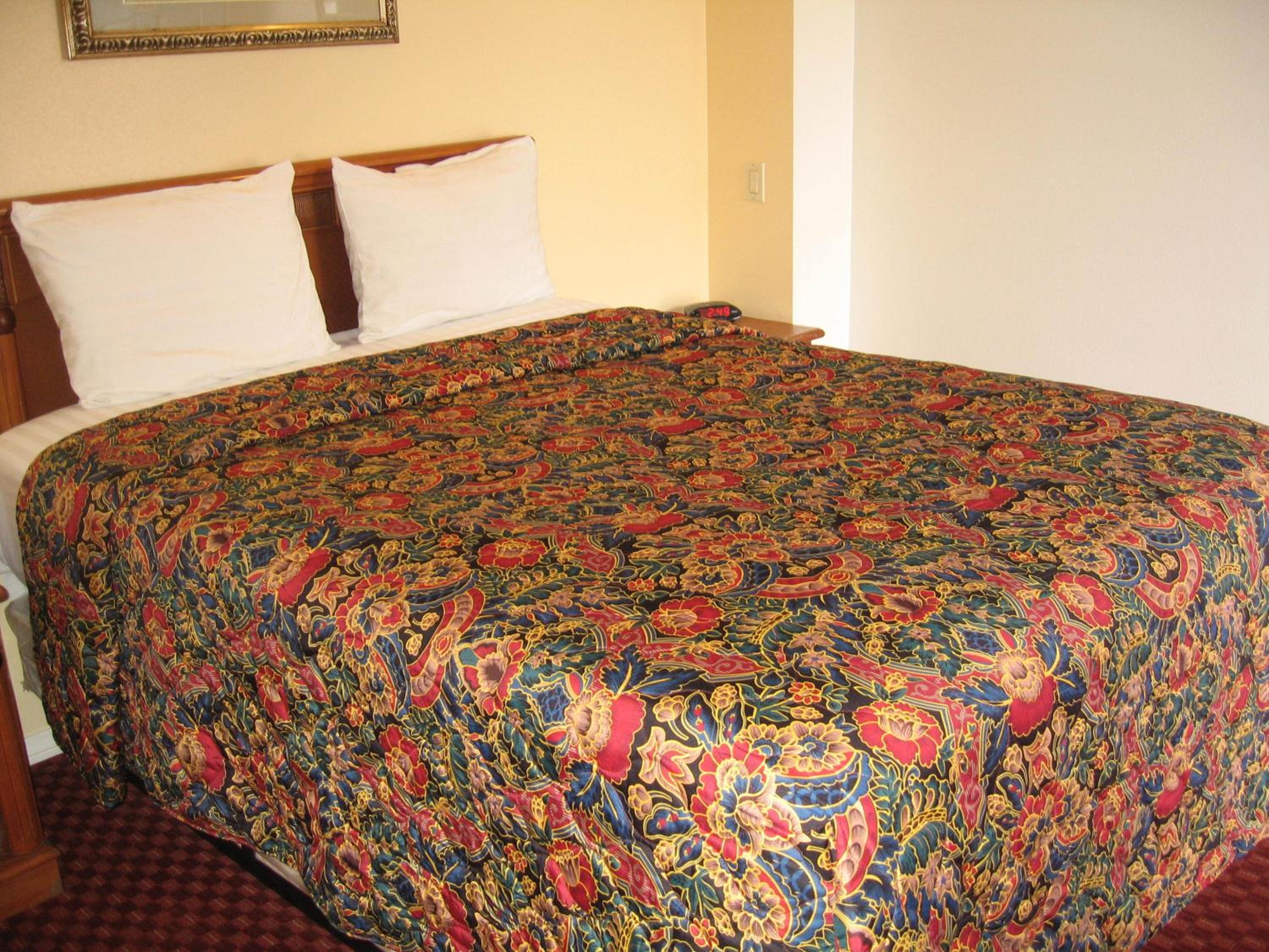 Deluxe King Room - Photo 5