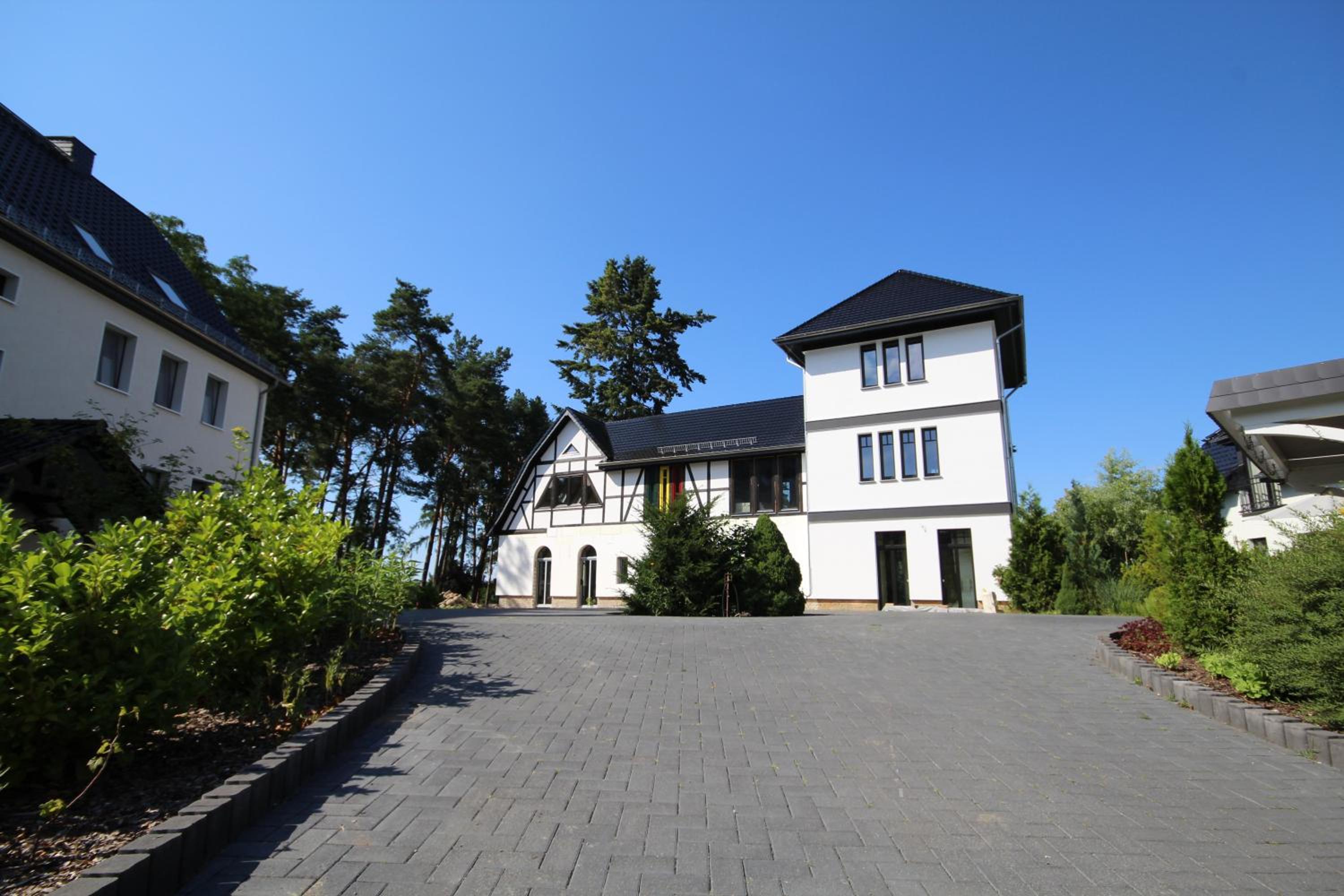 Apartment 9 with Balcony and Direct Lake View - Remise photo 3