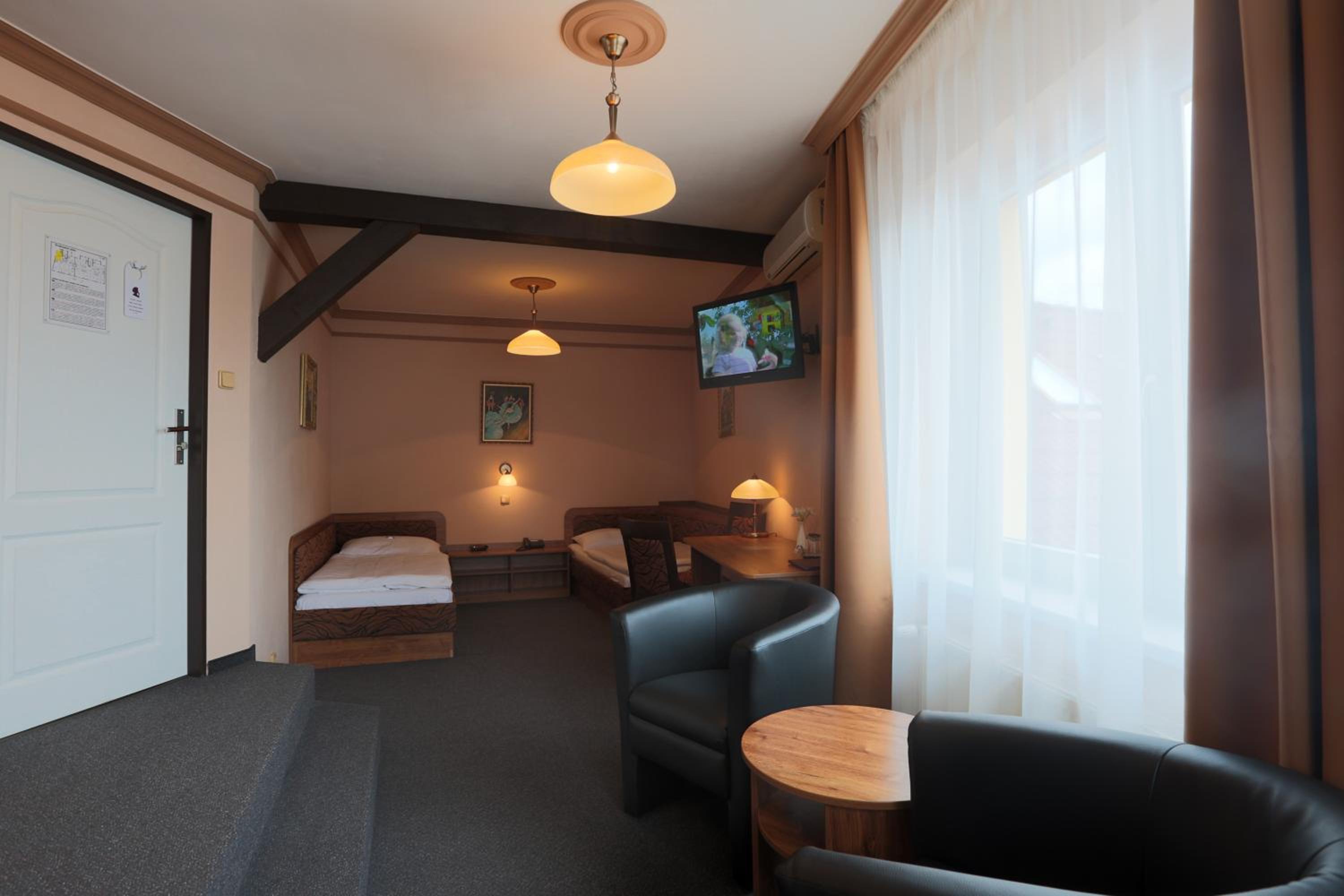 Double or Twin Room - Photo 5