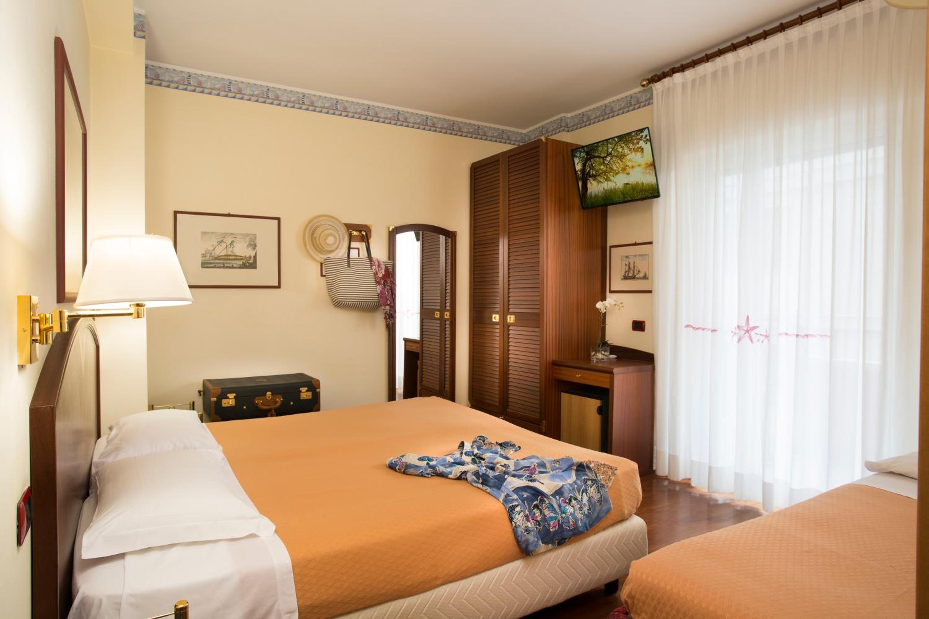 Superior Triple Room photo 3