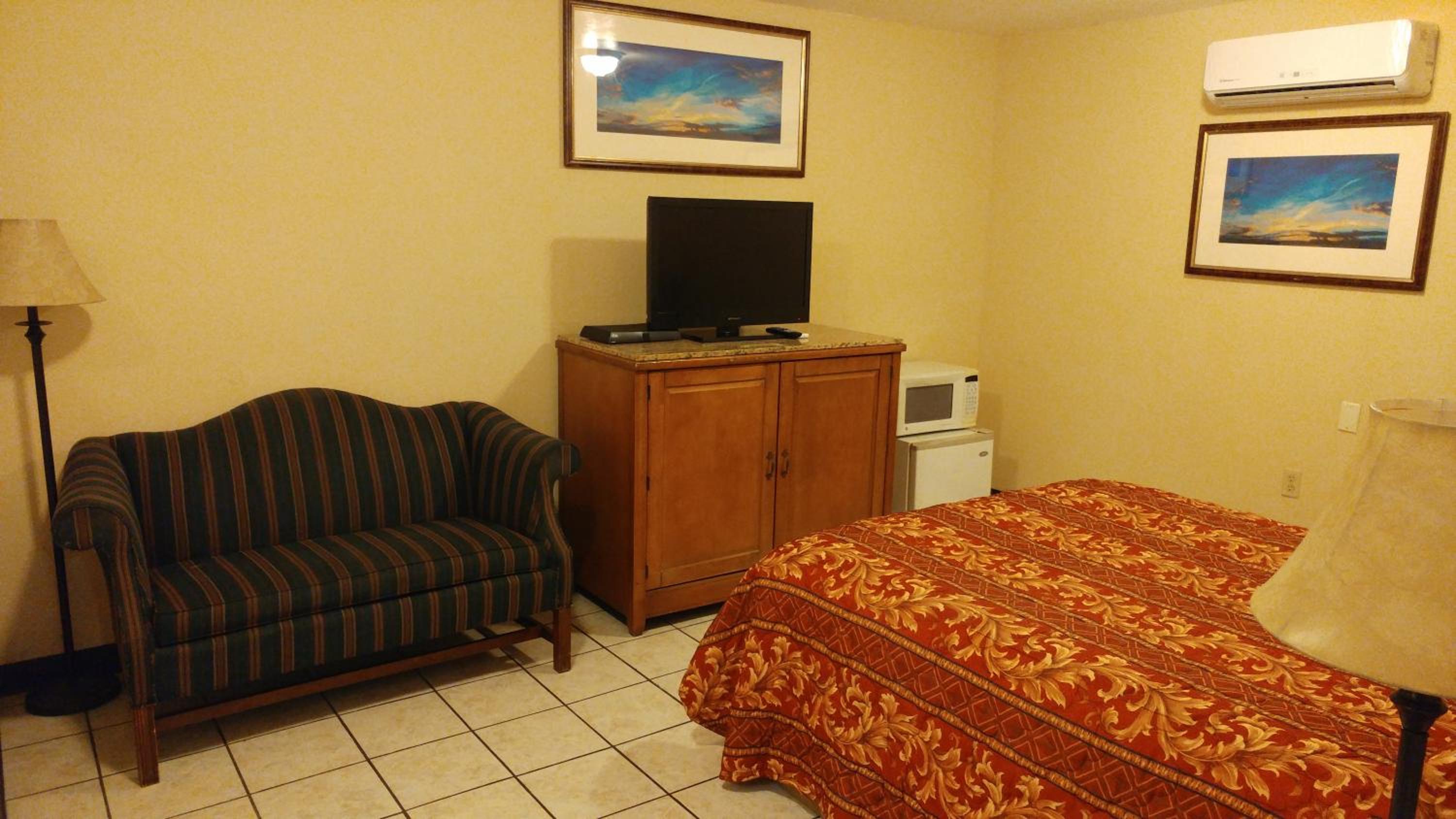 Budget Single Room  (No Window) photo 3