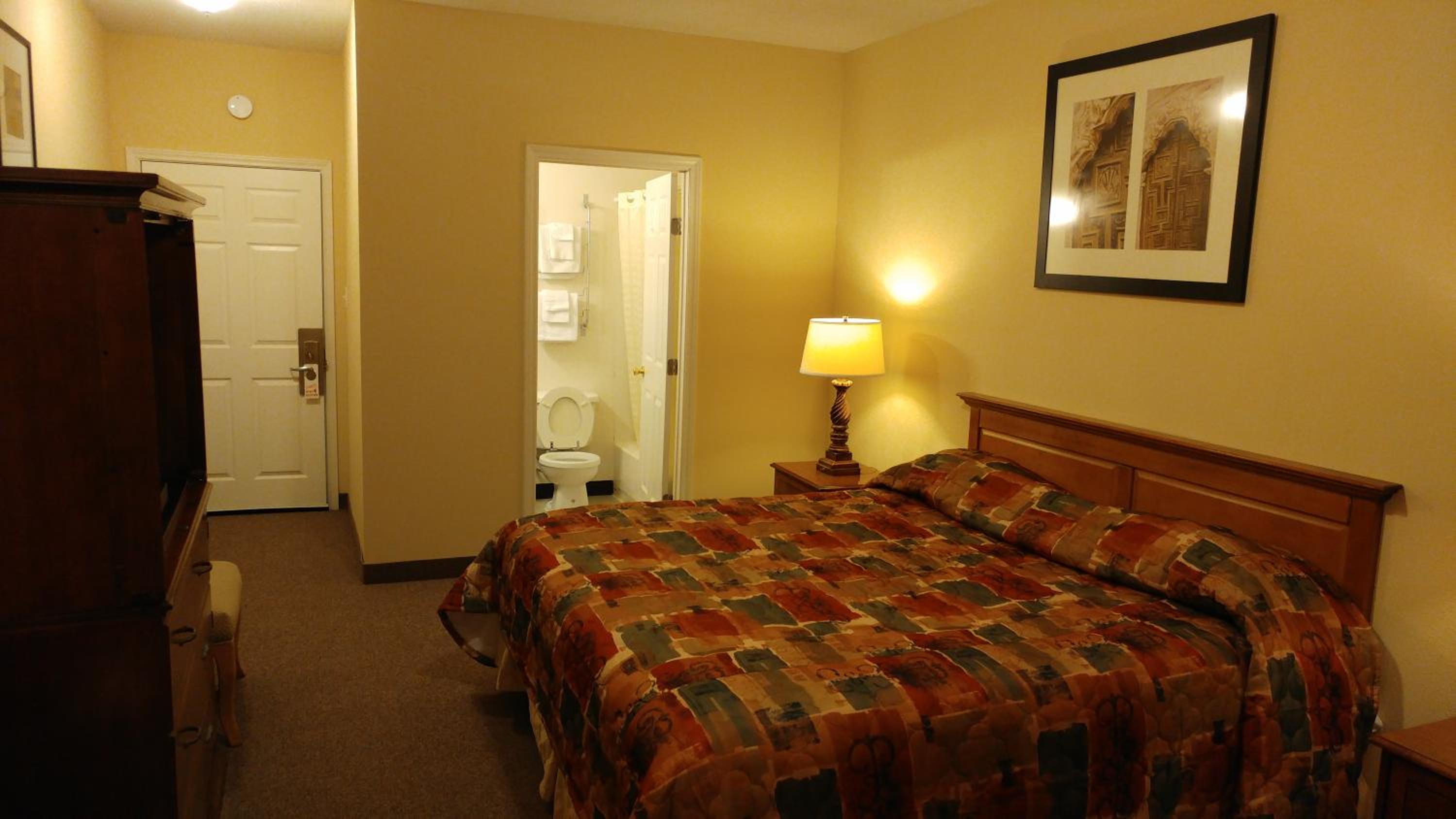 Standard King Room photo 3