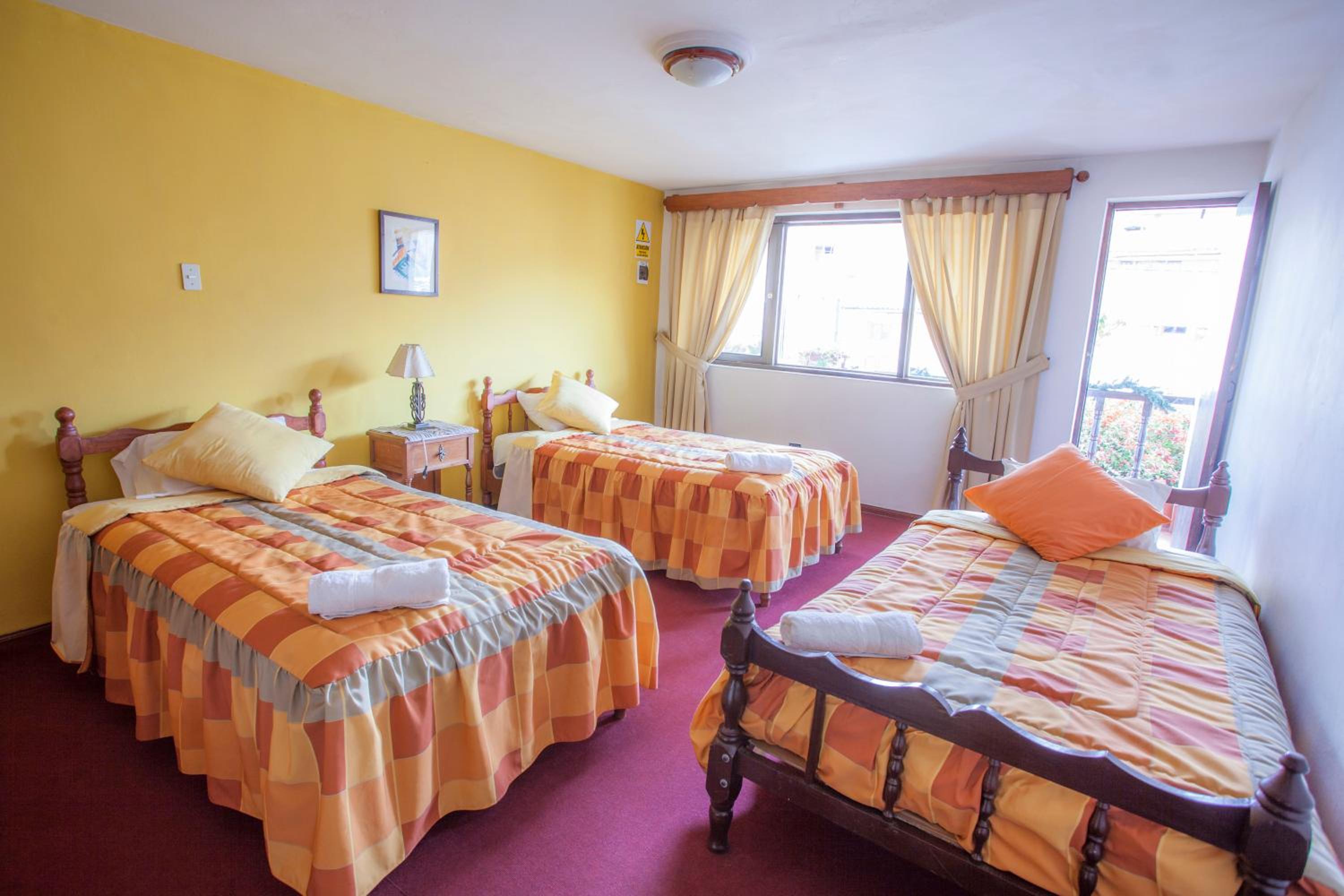 Standard Triple Room with Shared Bathroom photo 1