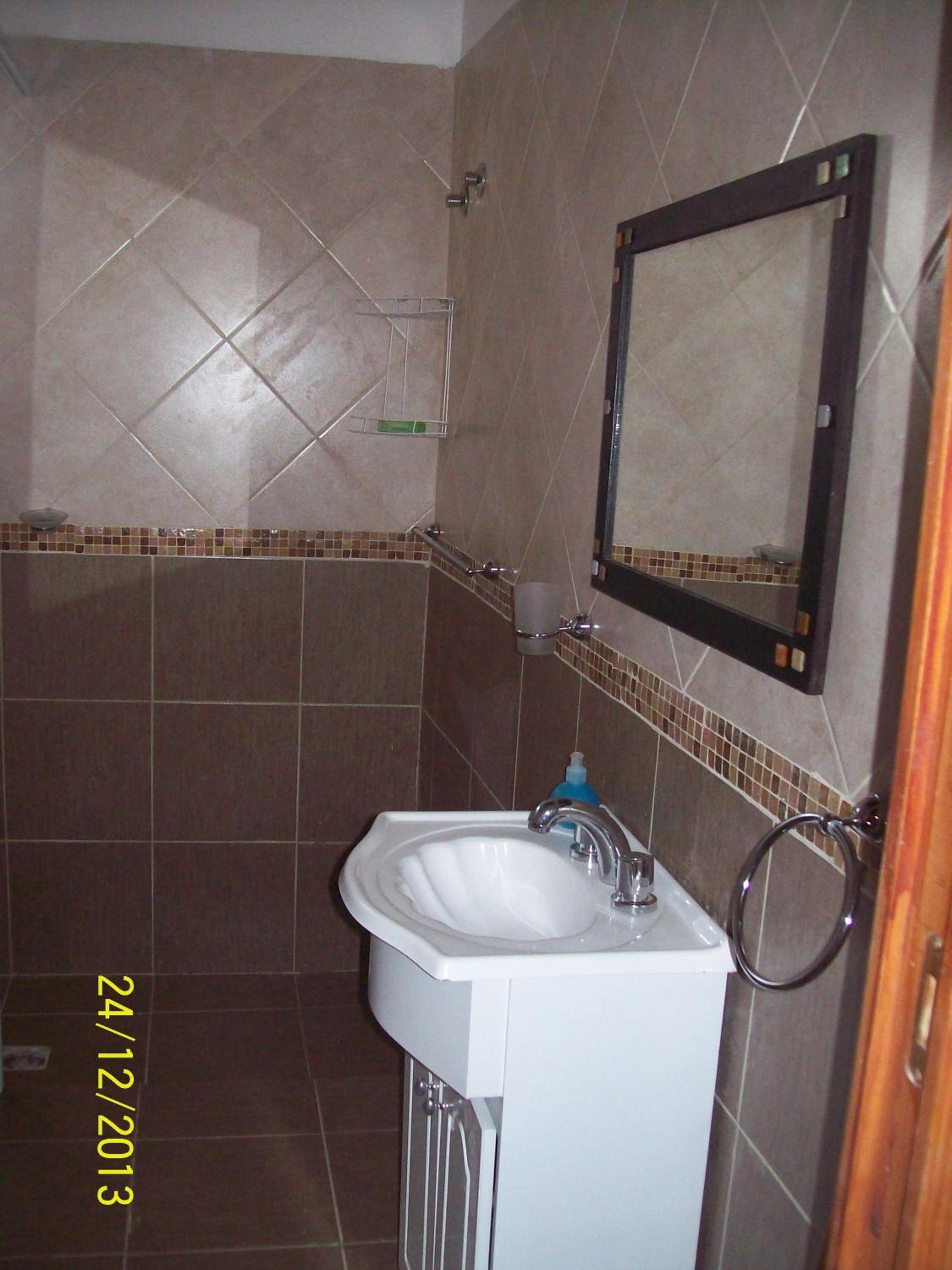 Basic Triple Room photo 3