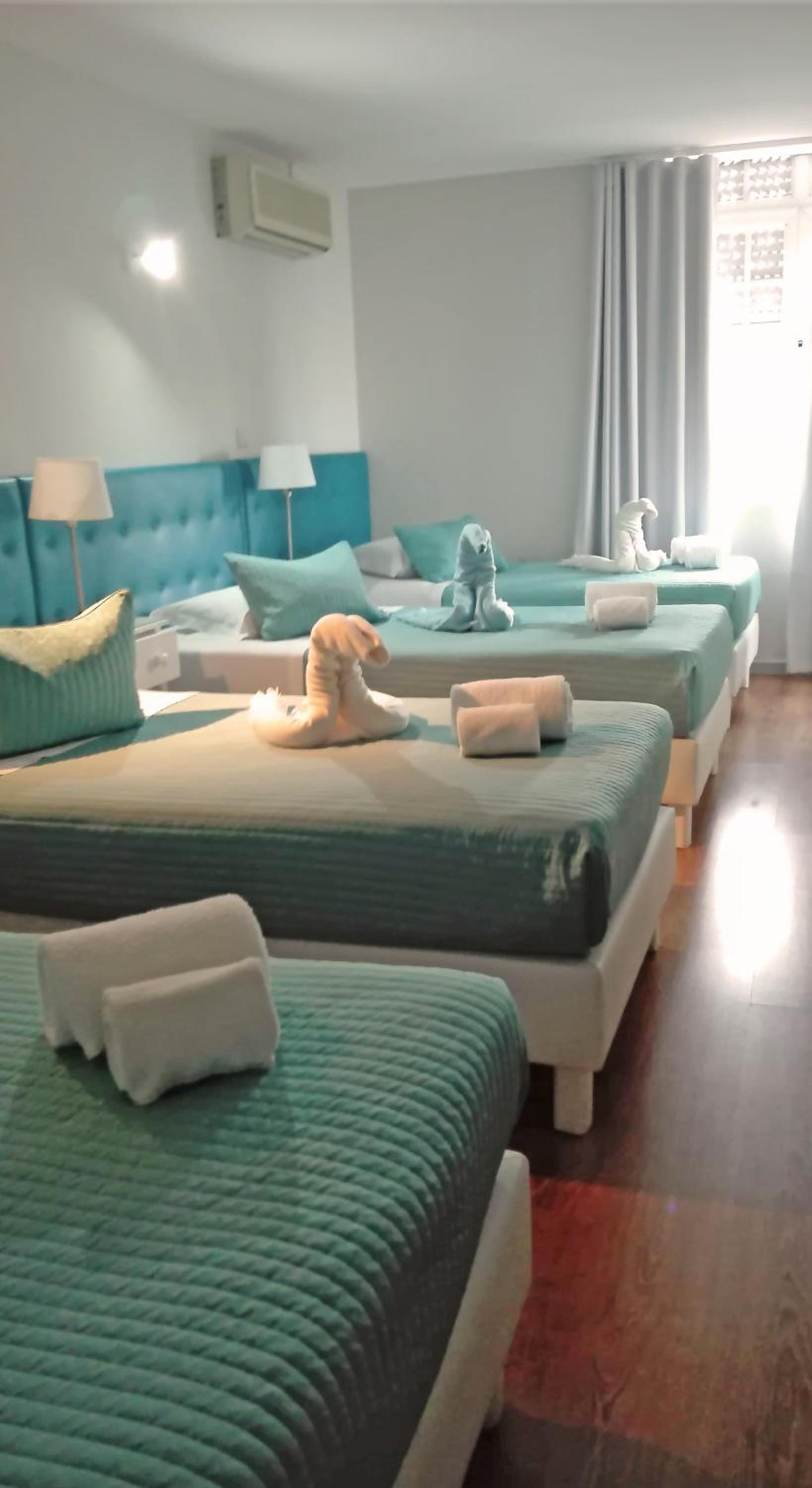 Quadruple Room - Photo 1