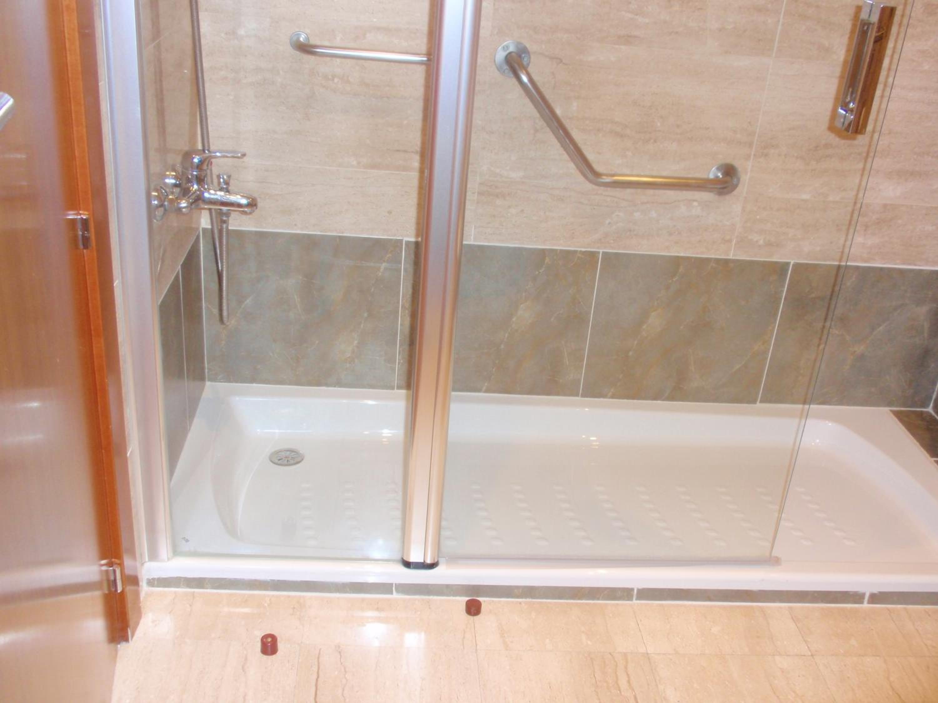 Double or Twin Room - Photo 4