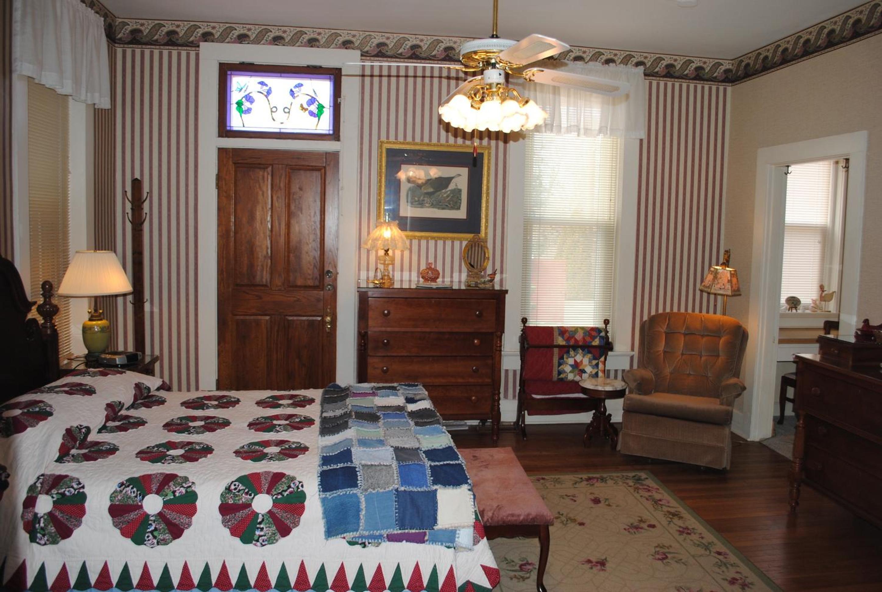 Standard Queen Room photo 2