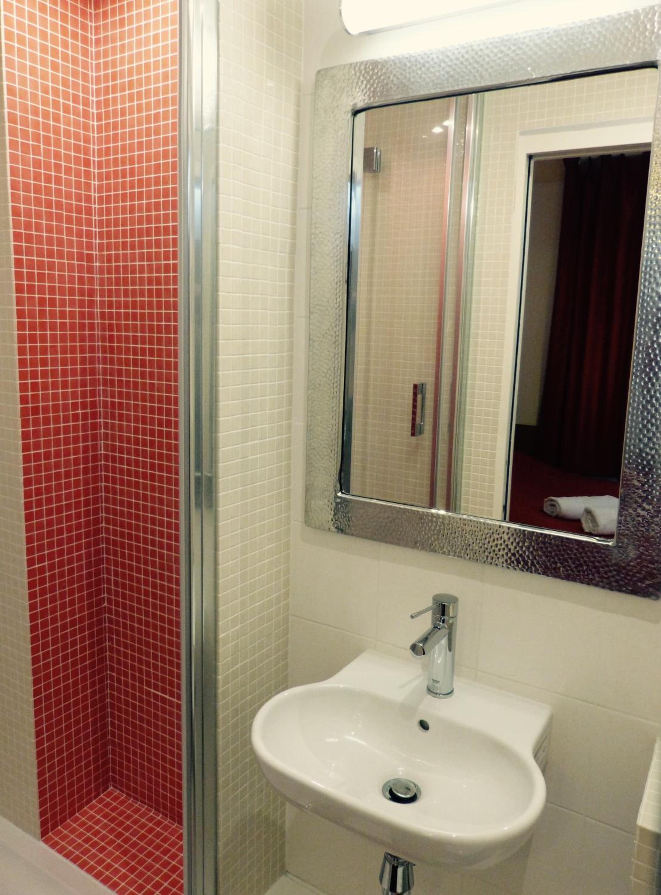 Single Room with Private Shower and Toilet thumbnail 6