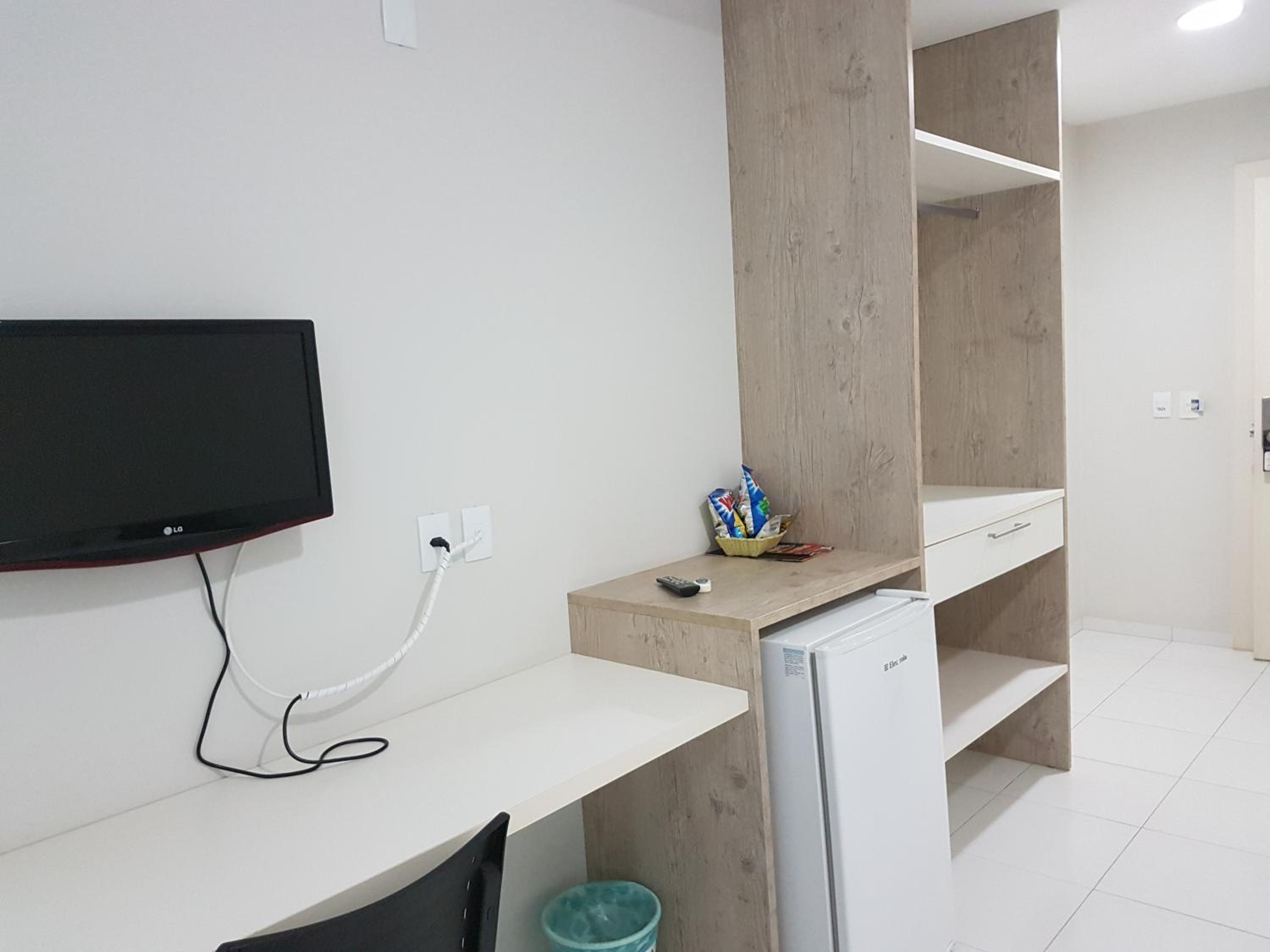 Standard Room with Double Bed - Photo 4