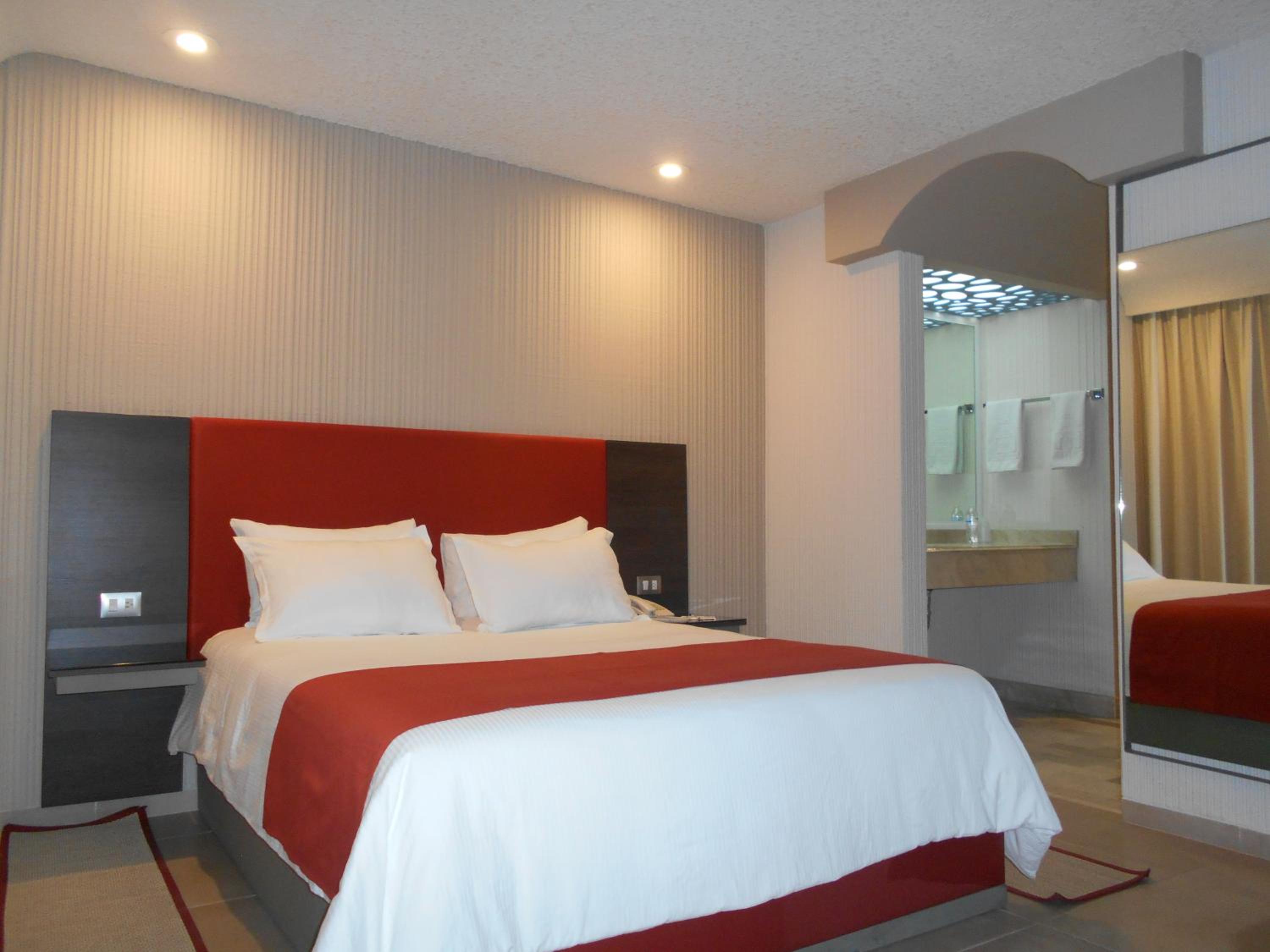 One-Bedroom Suite photo 1
