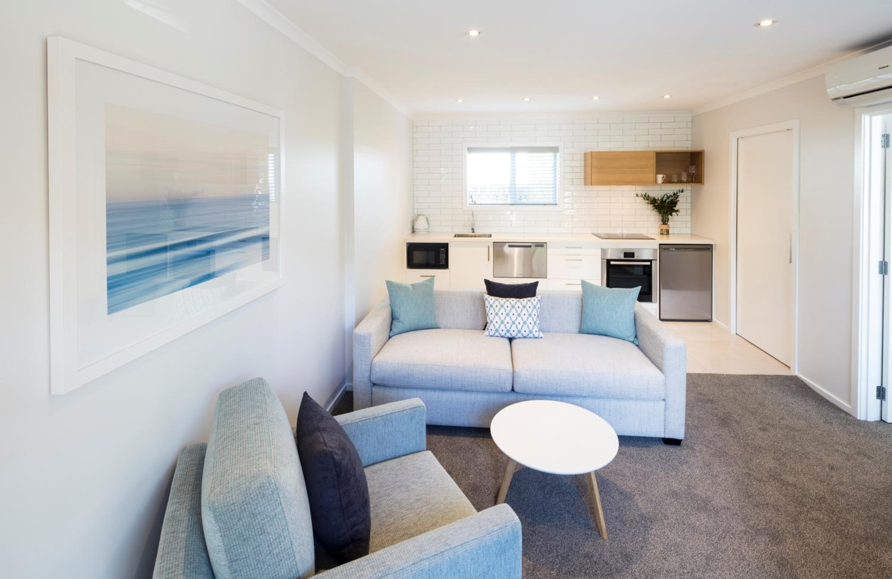 One-Bedroom Apartment - Photo 1