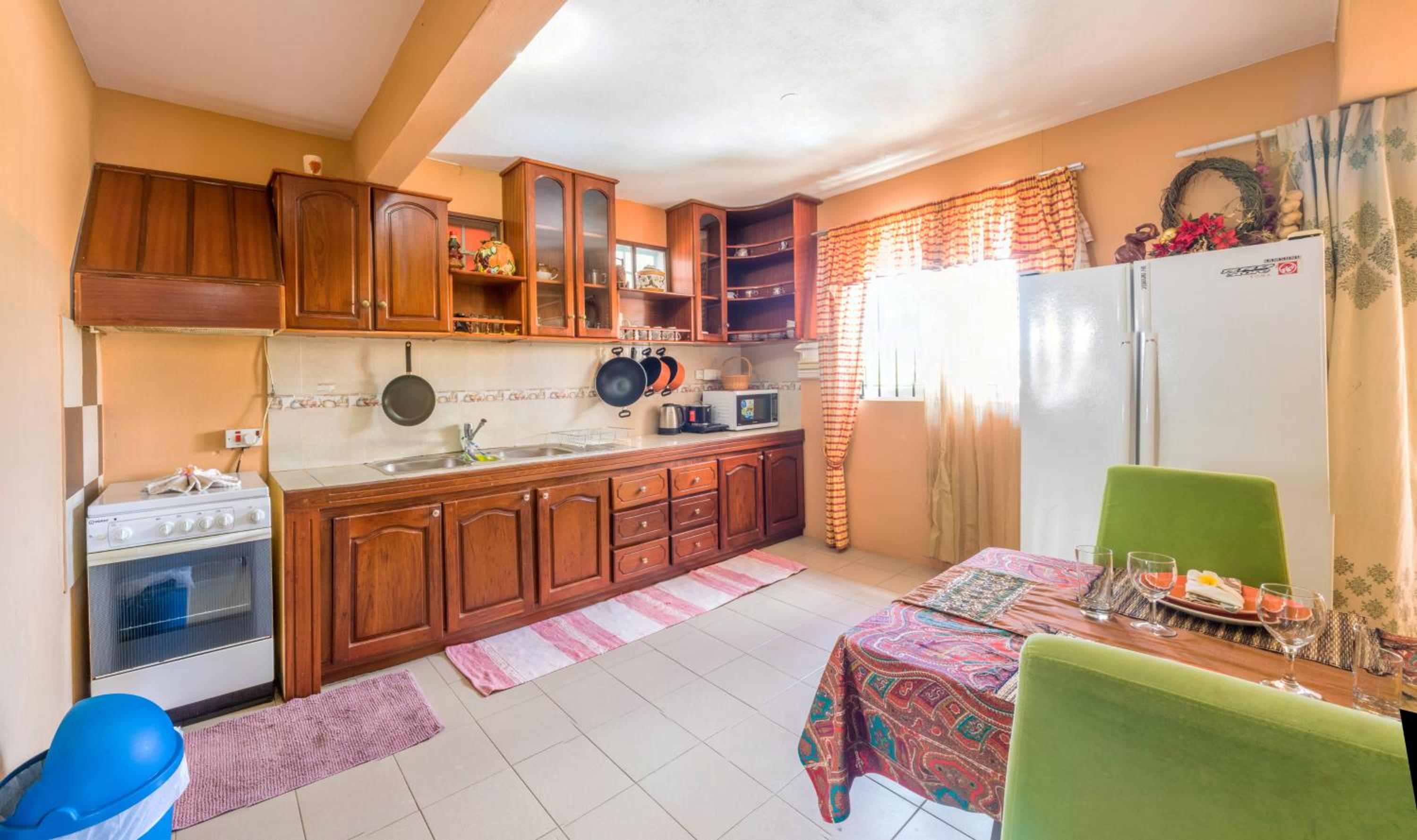 Three-Bedroom Apartment photo 2