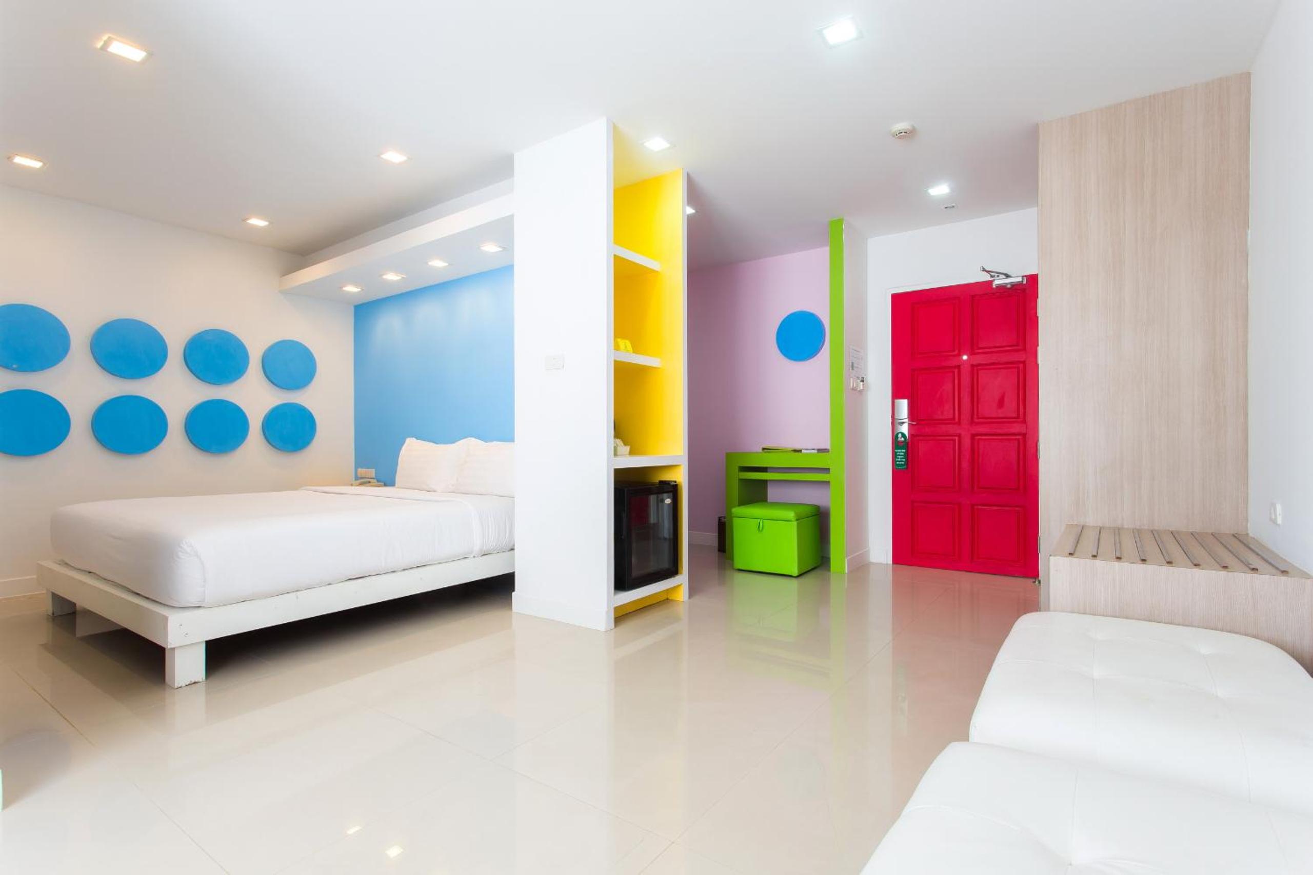 Family Room - Photo 2