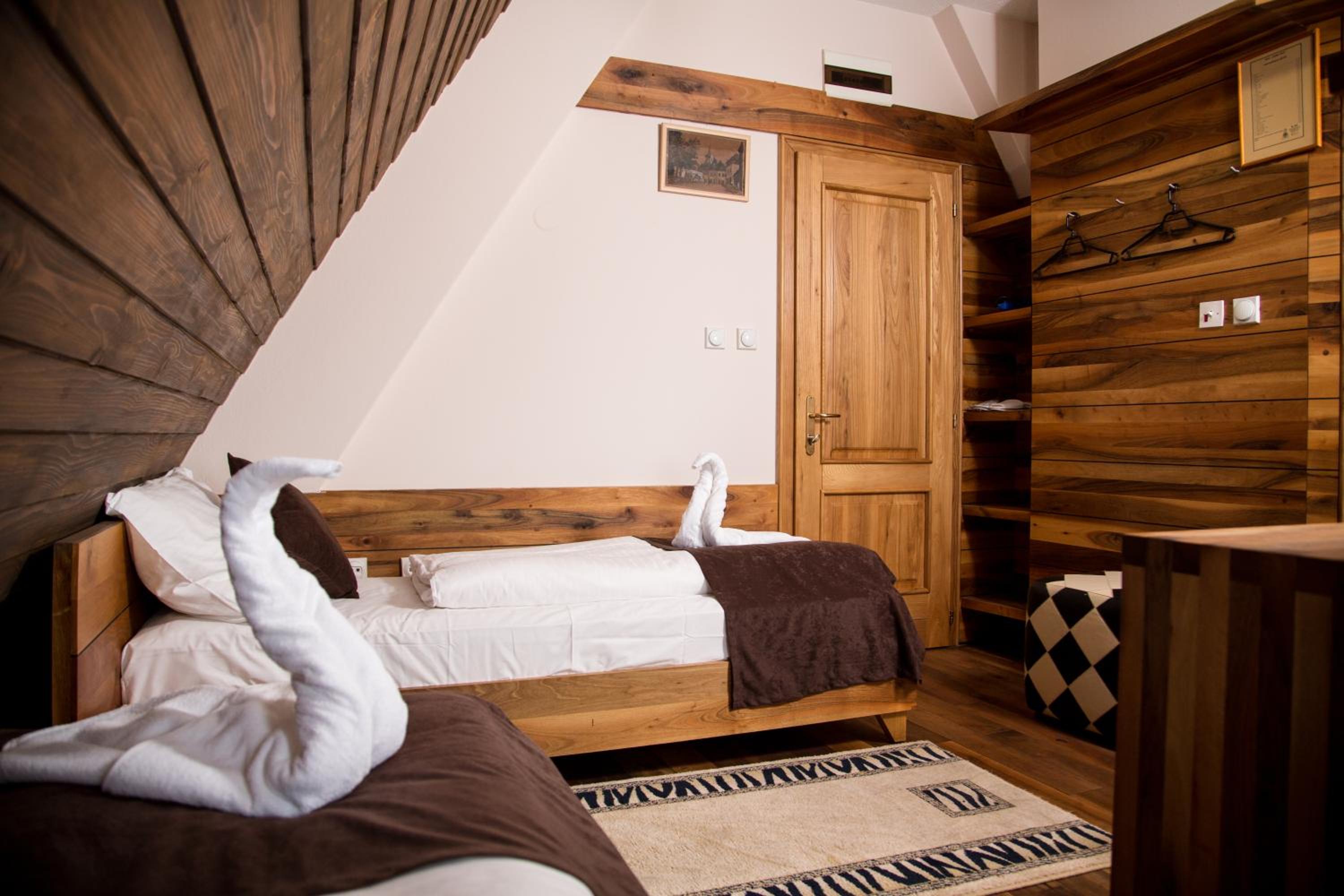 Deluxe Twin Room - Photo 2