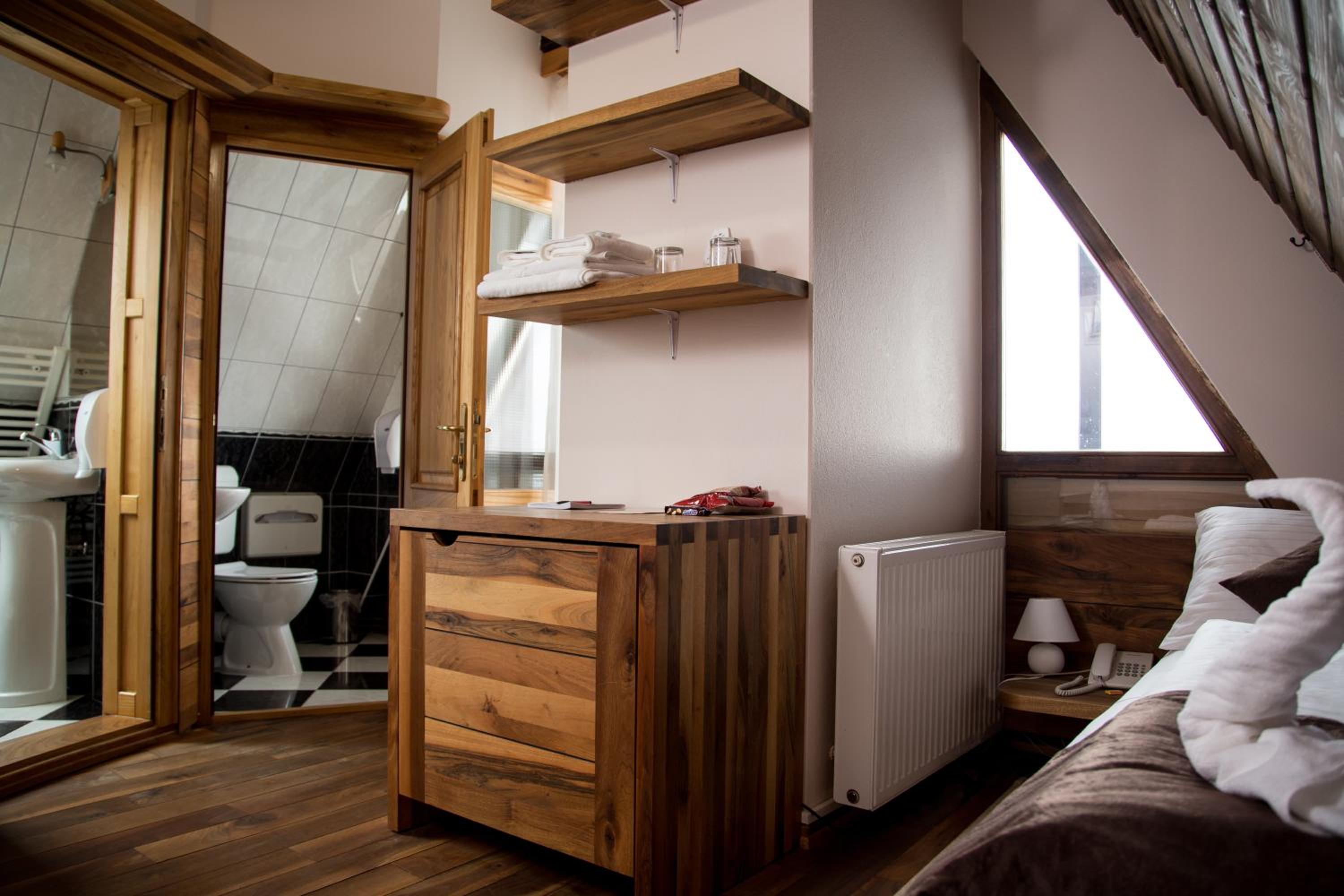 Deluxe Twin Room - Photo 5