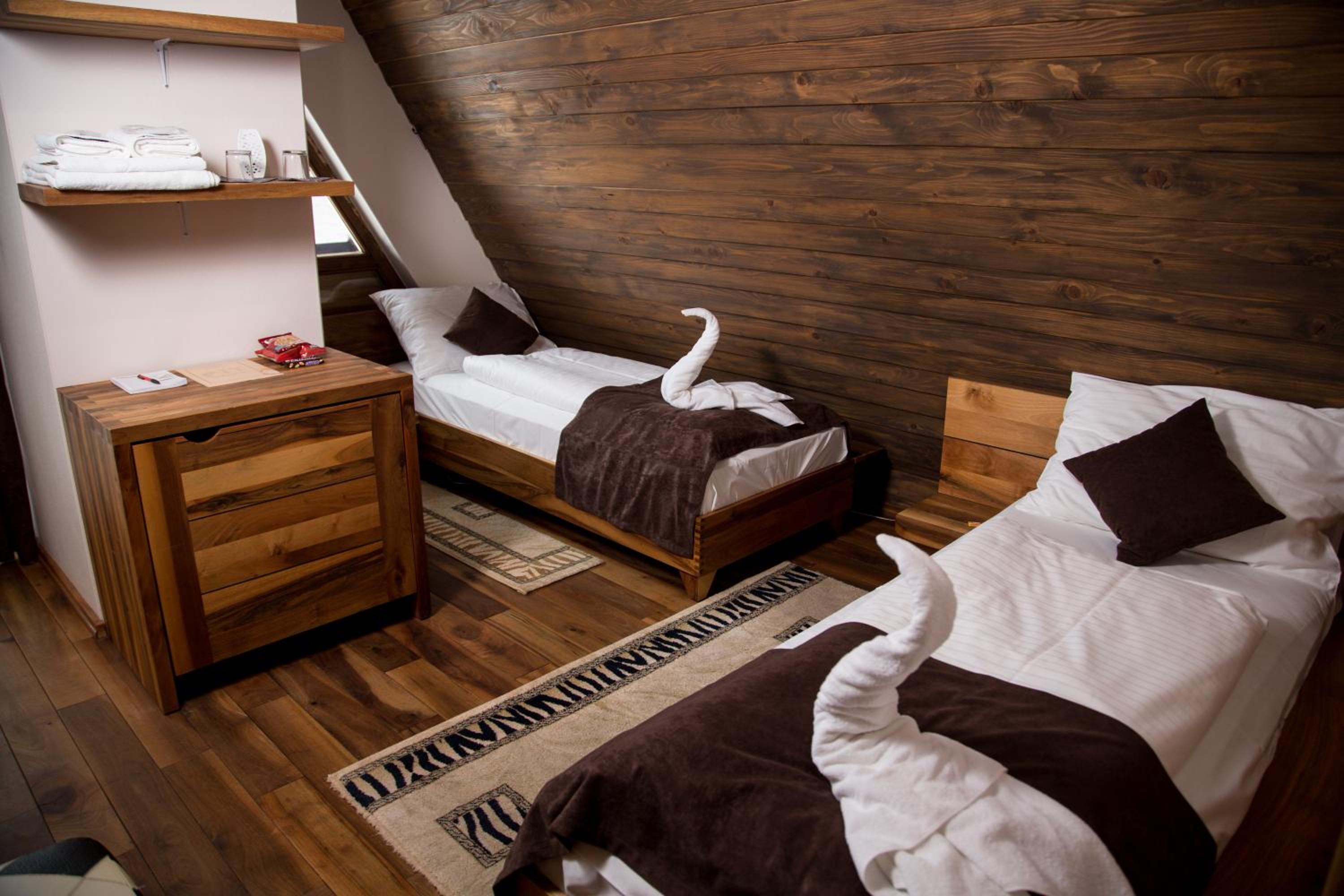 Deluxe Twin Room - Photo 1