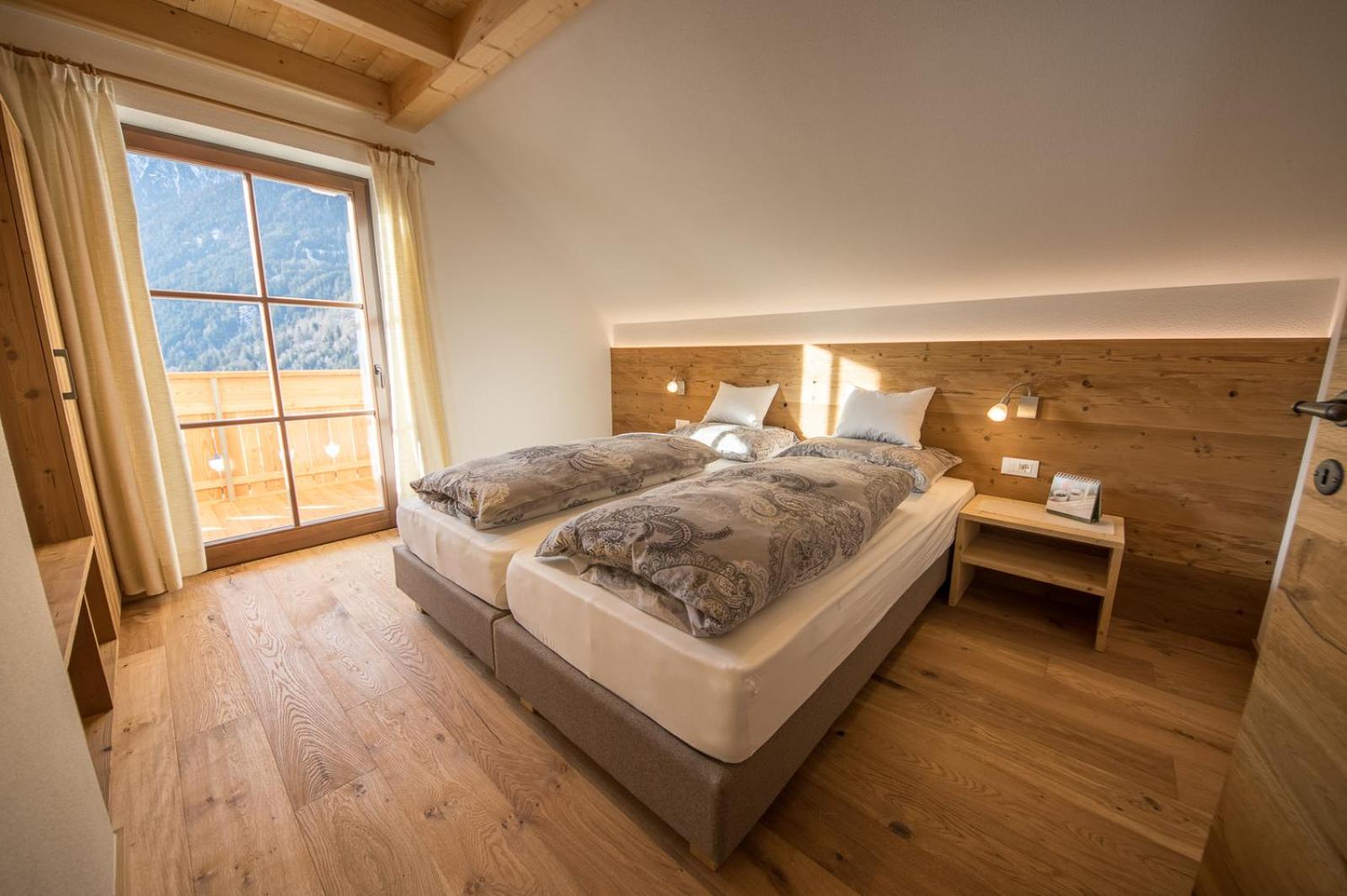 Apartment with Mountain View