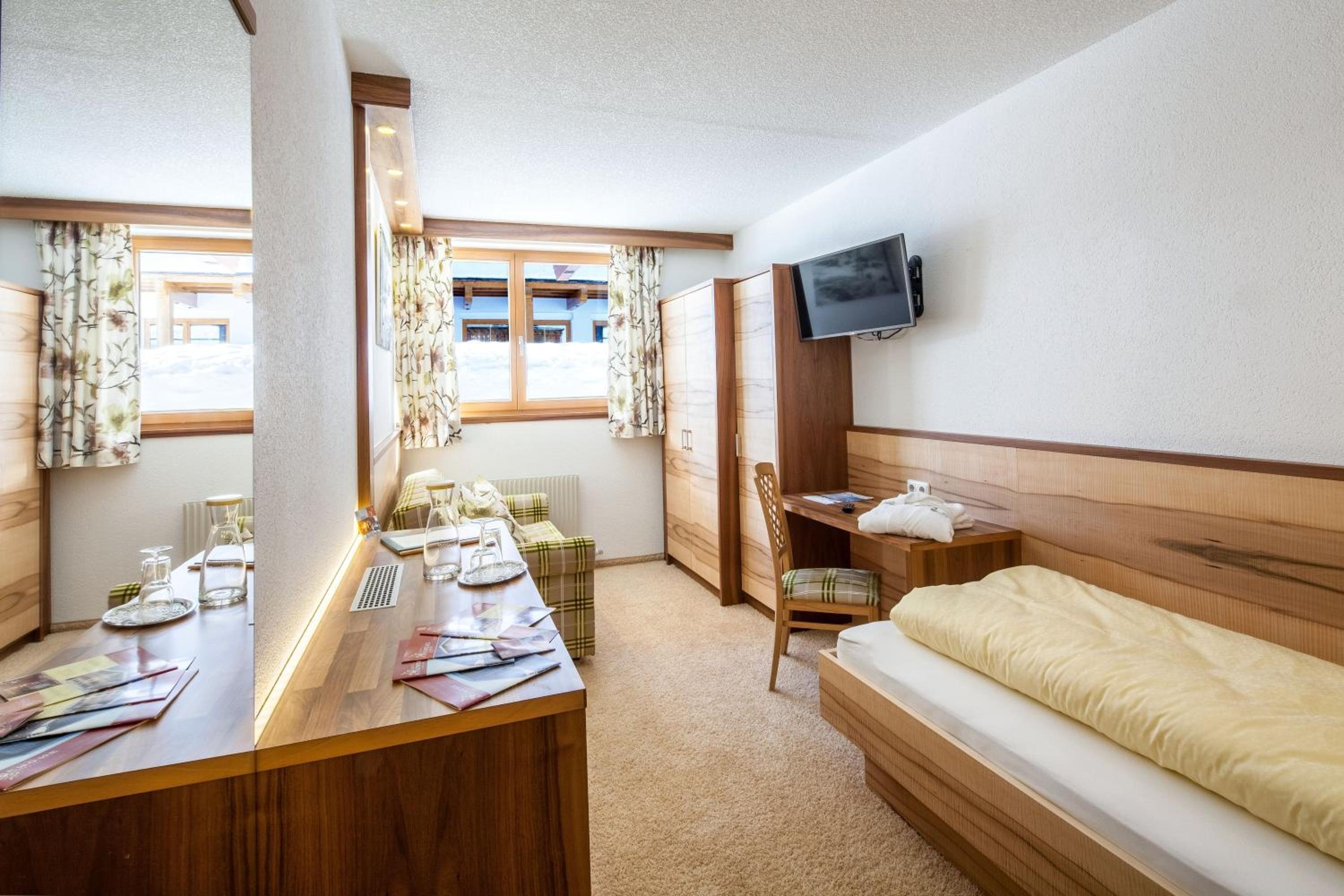 Single Room photo 2