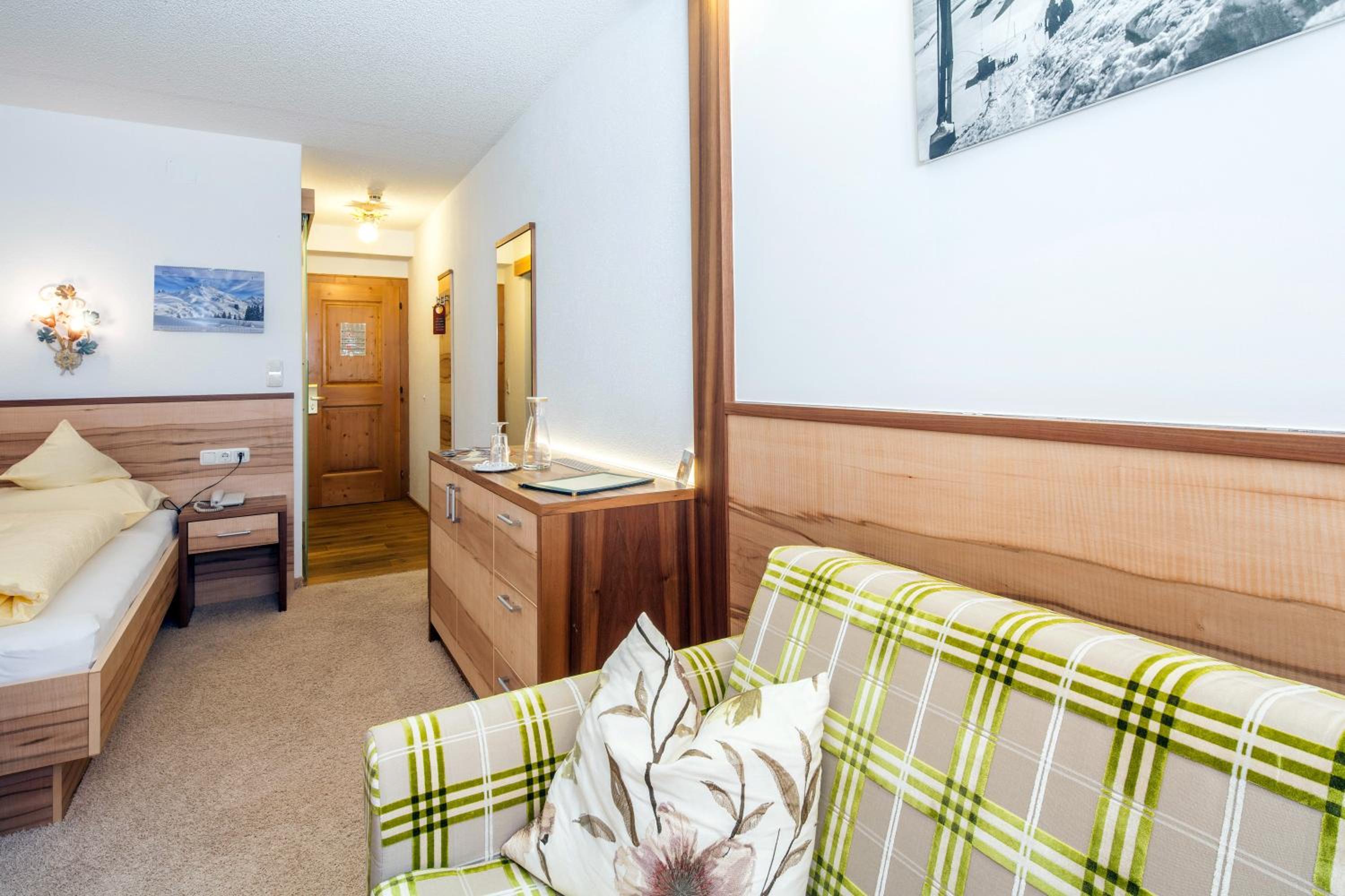 Single Room photo 3