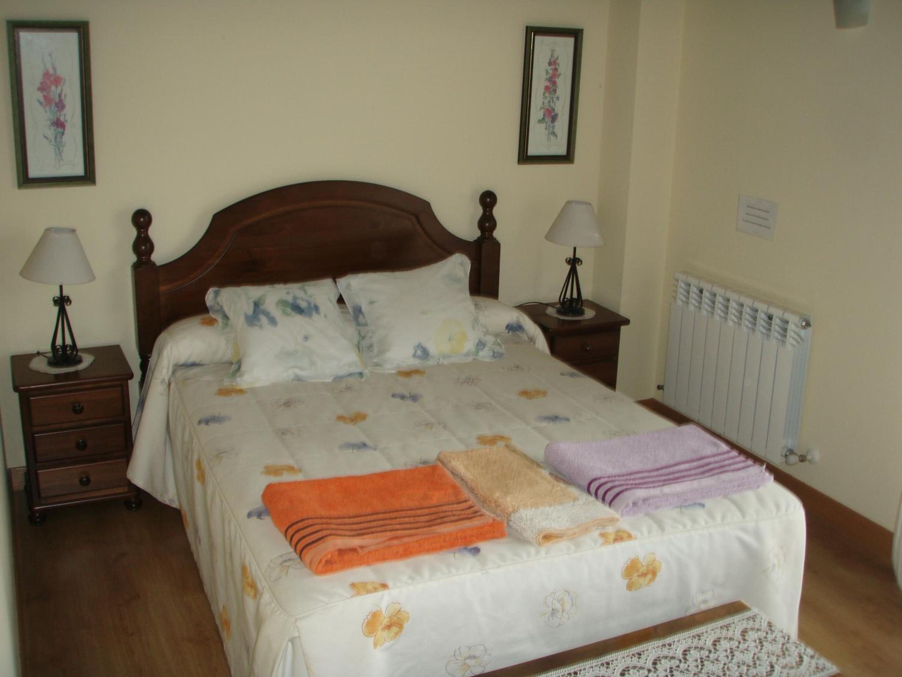 Double Room with Shared Bathroom photo 2