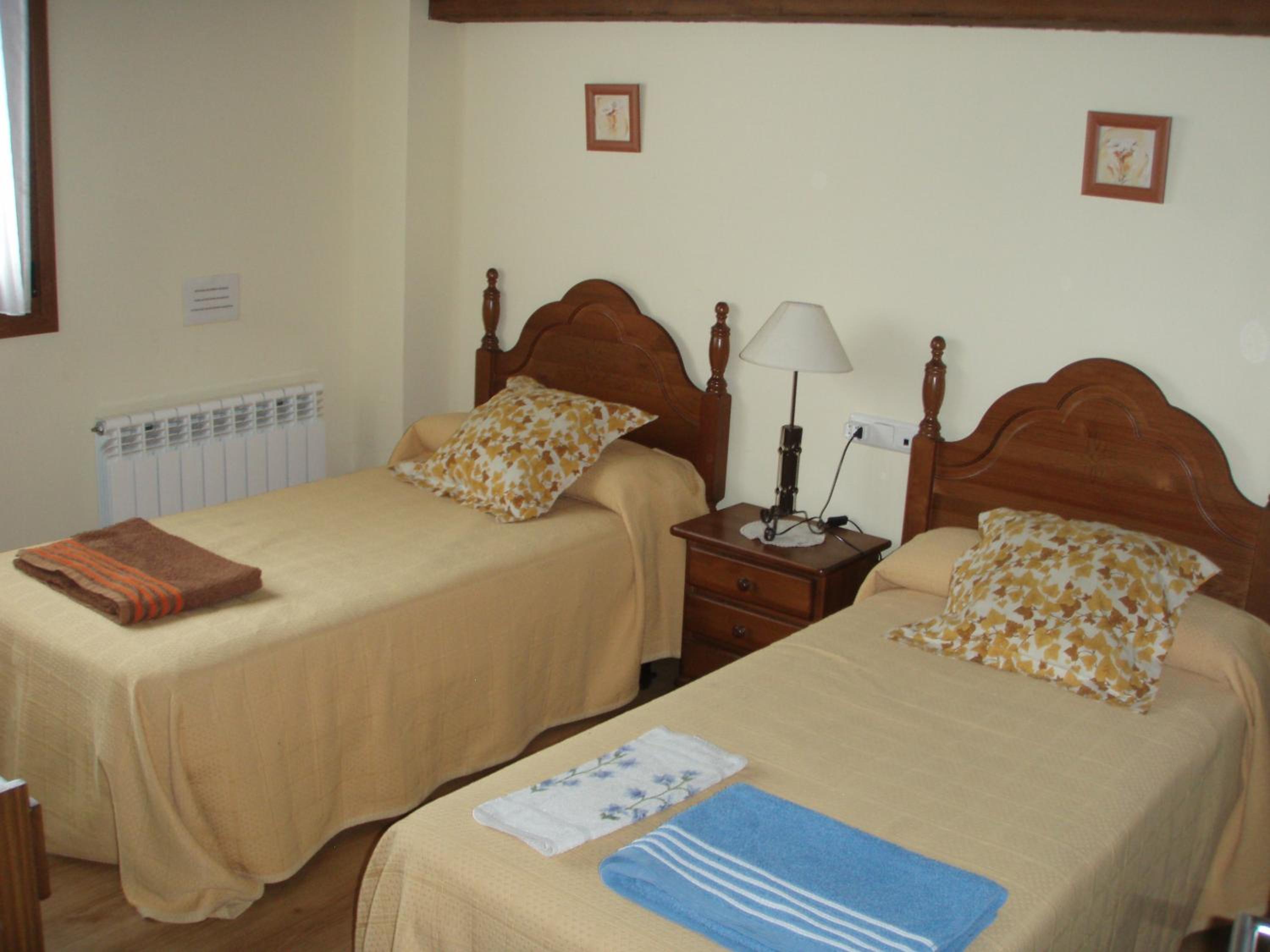 Twin Room with Shared Bathroom photo 3