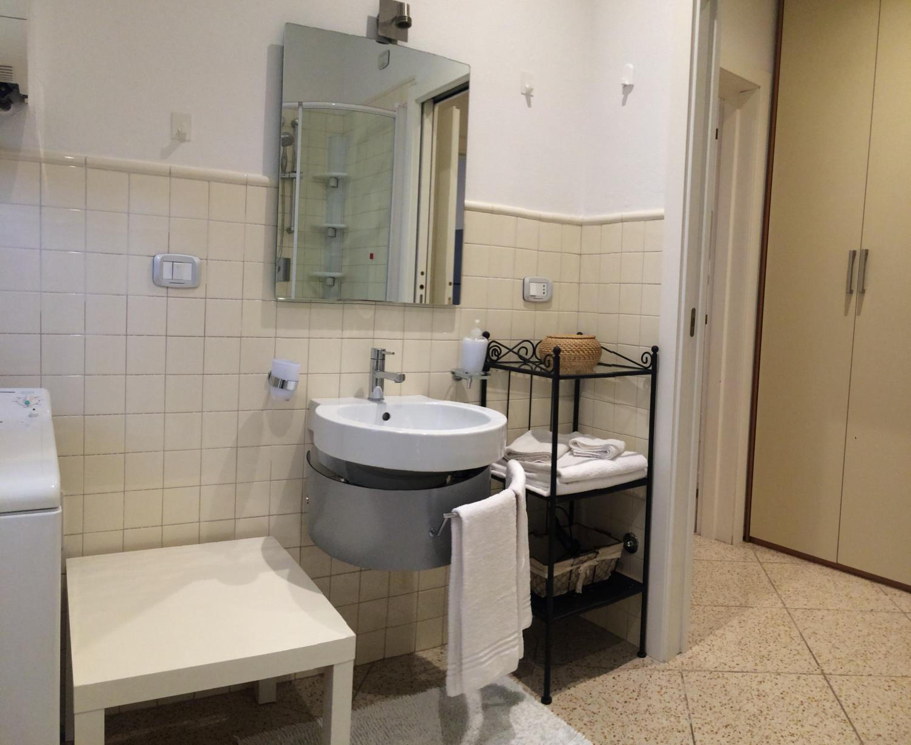 Apartment - Ground Floor - Photo 2