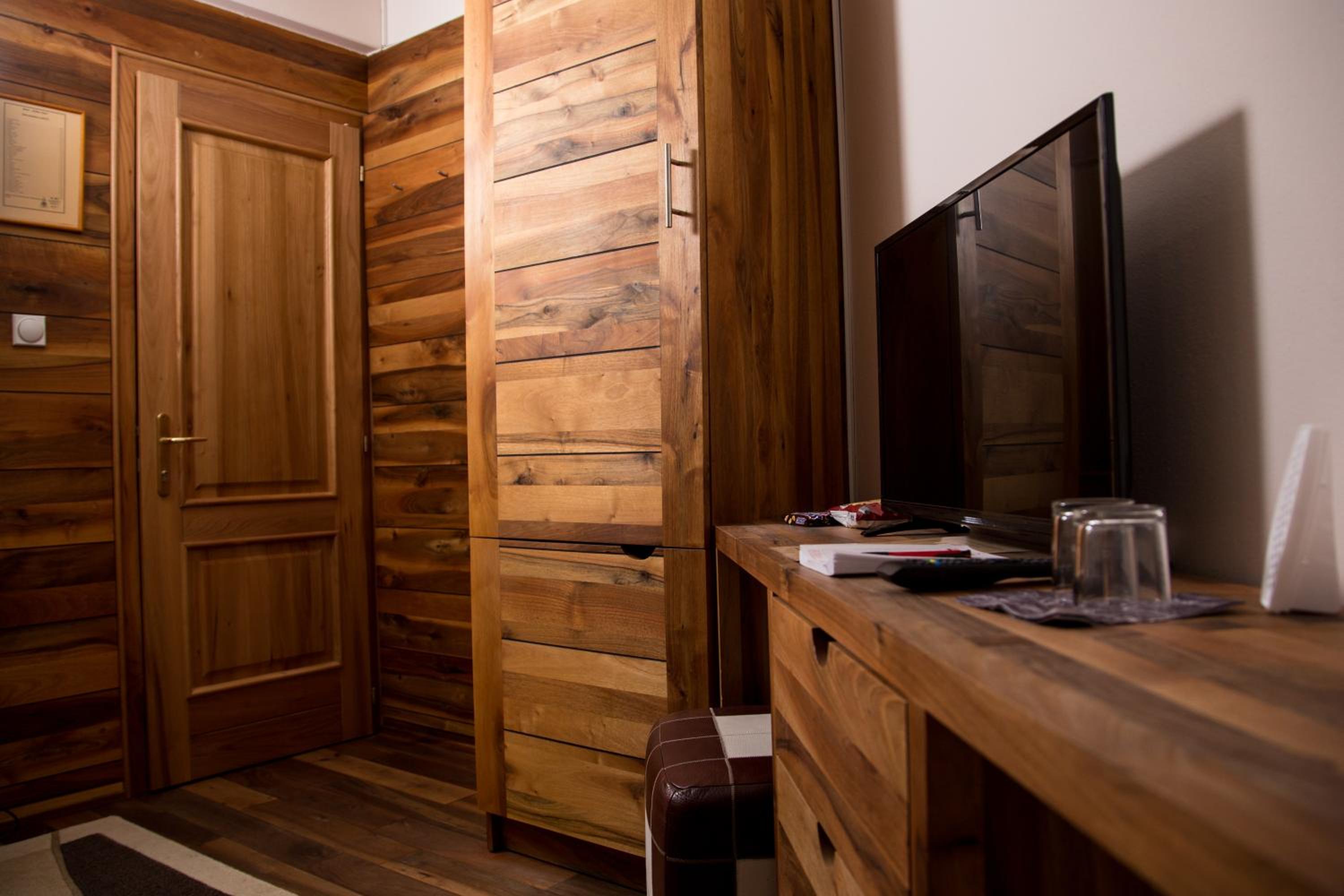 Deluxe Double Room with Balcony - Photo 2