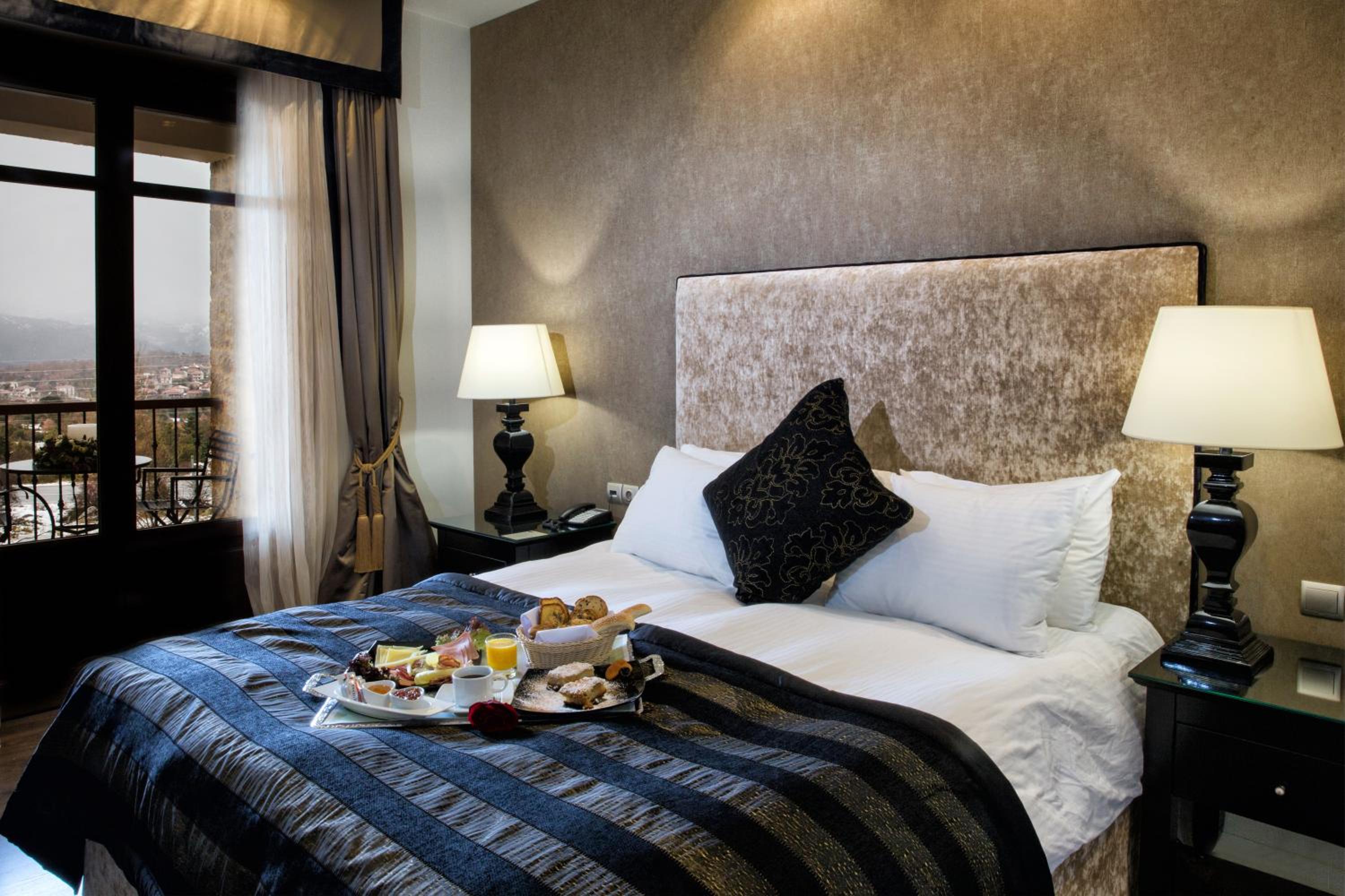 Executive Suite - Photo 1
